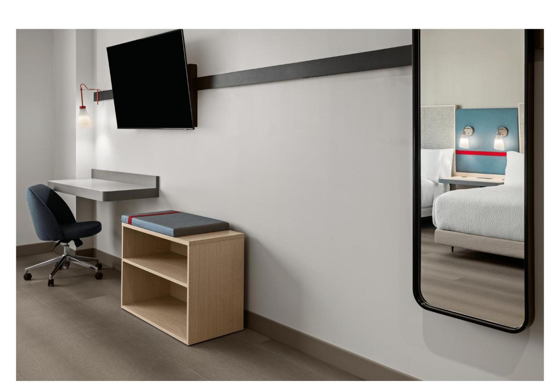 avid hotels - Brooklyn Dyker Heights by IHG photo 14