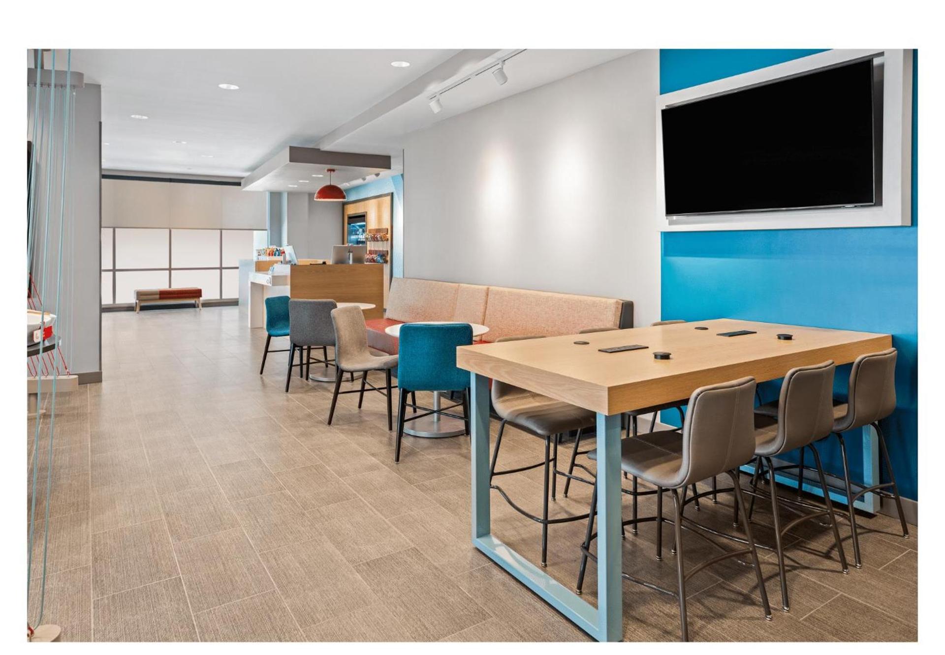 avid hotels - Brooklyn Dyker Heights by IHG photo 31