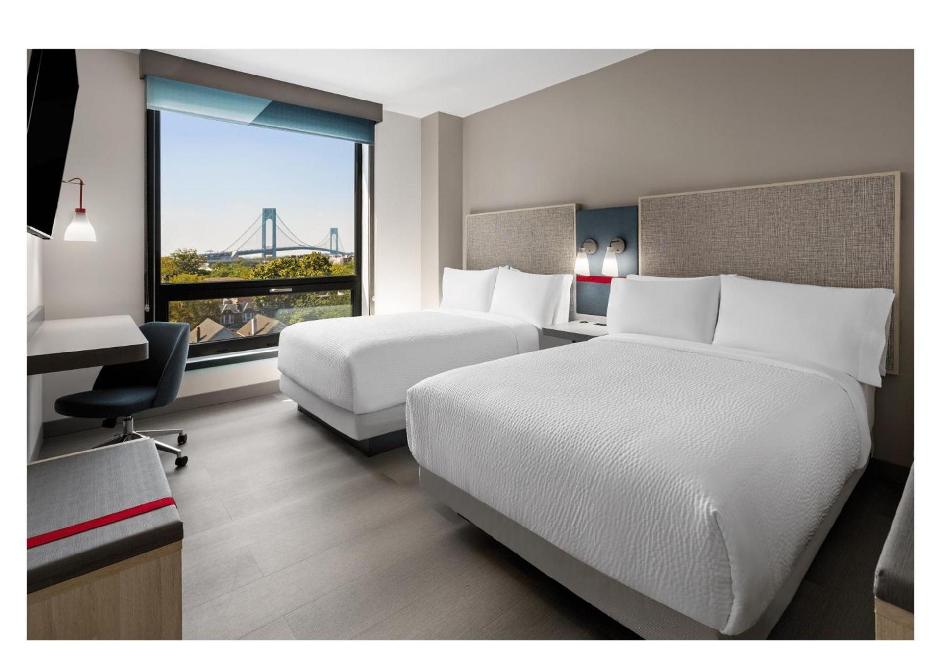 avid hotels - Brooklyn Dyker Heights by IHG photo 10