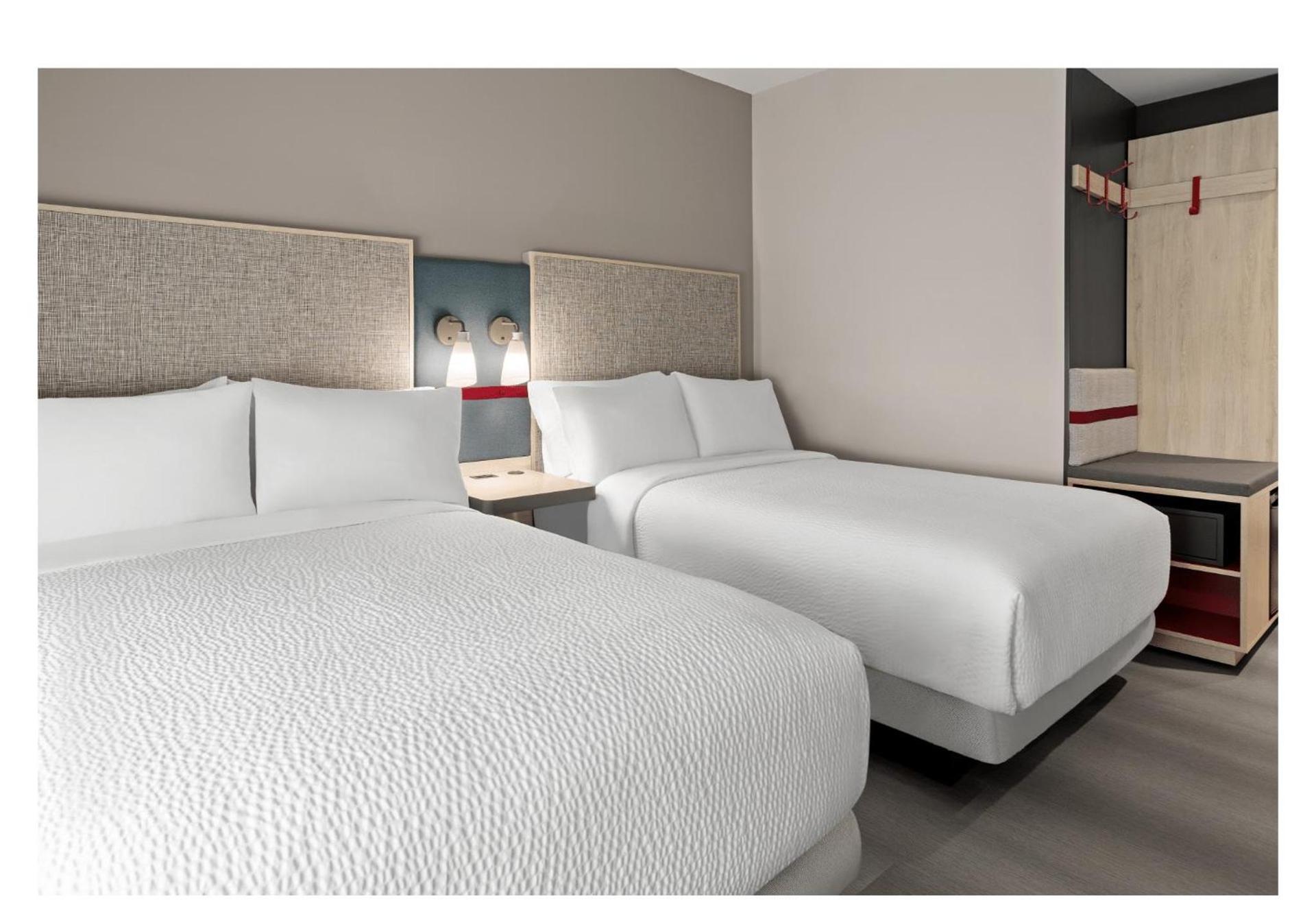 avid hotels - Brooklyn Dyker Heights by IHG photo 13