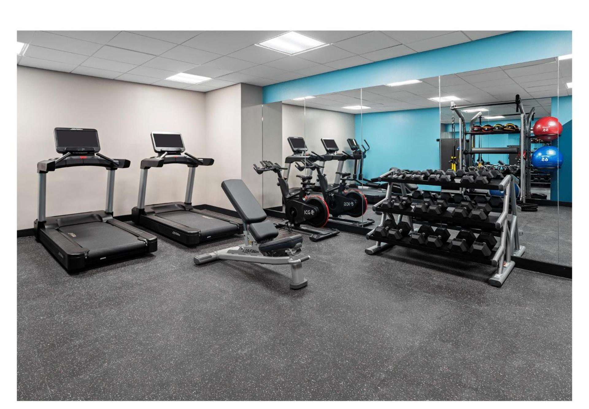 avid hotels - Brooklyn Dyker Heights by IHG photo 21