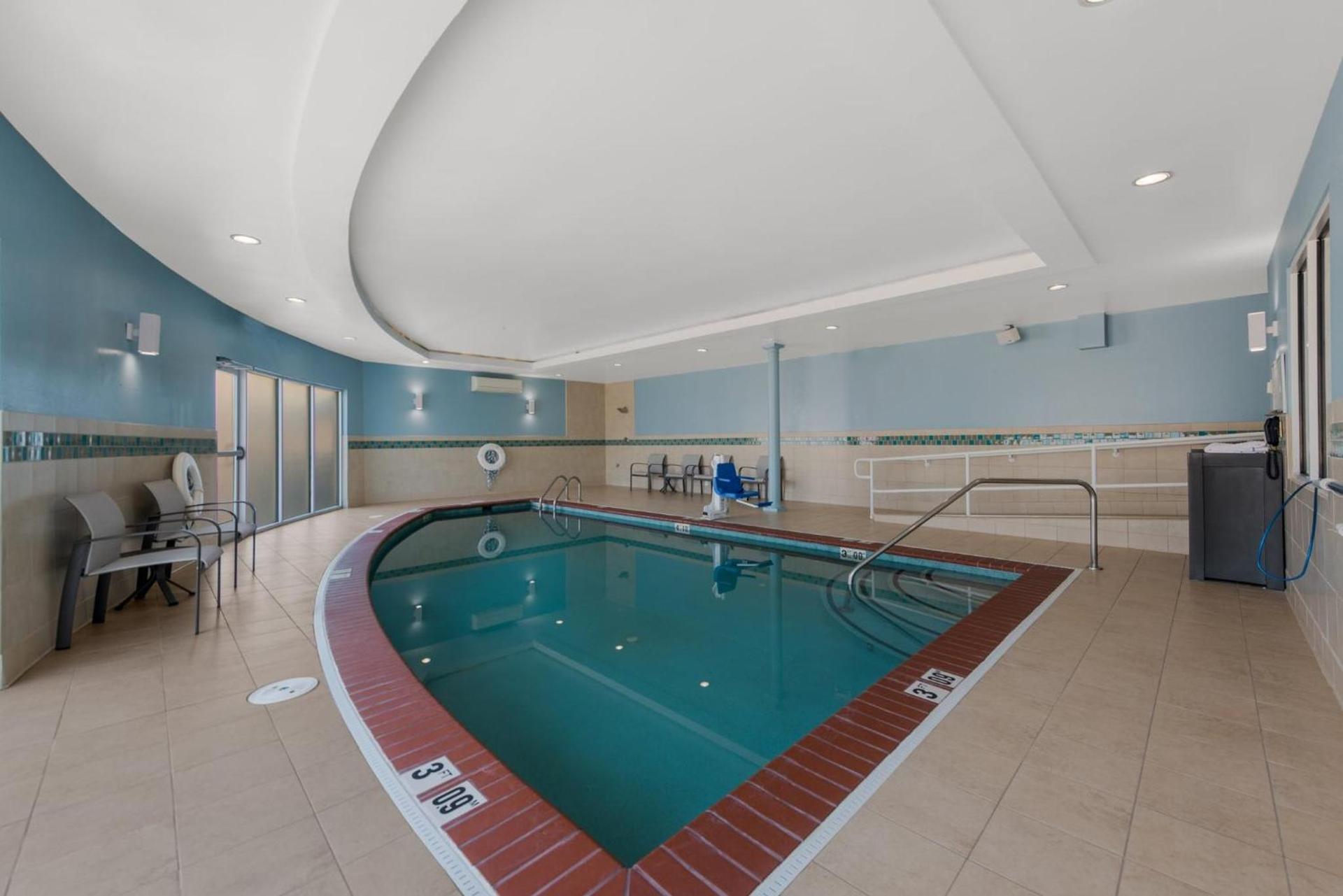 Holiday Inn Express Hotels- Hampton by IHG photo 91