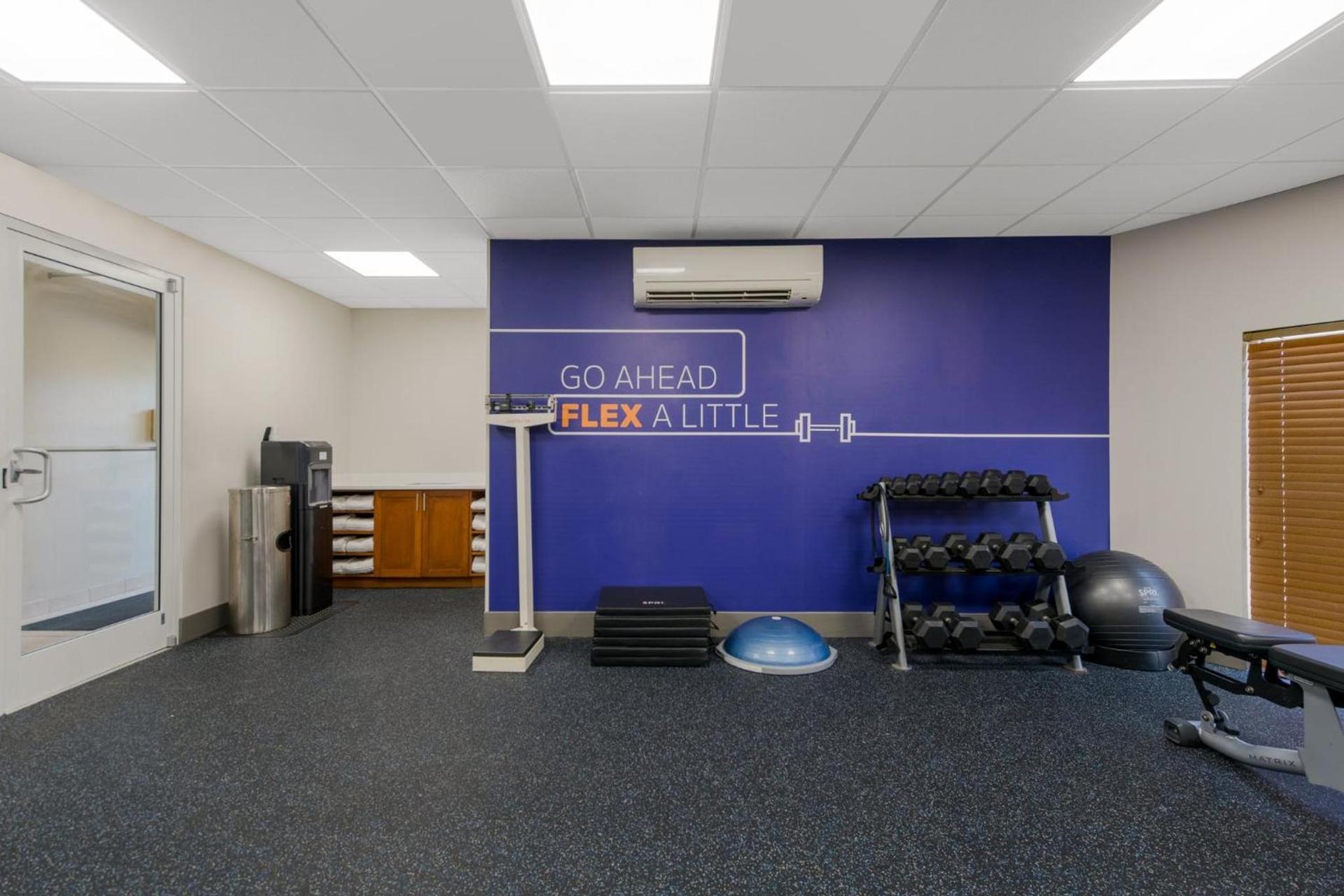 Holiday Inn Express Hotels- Hampton by IHG photo 80