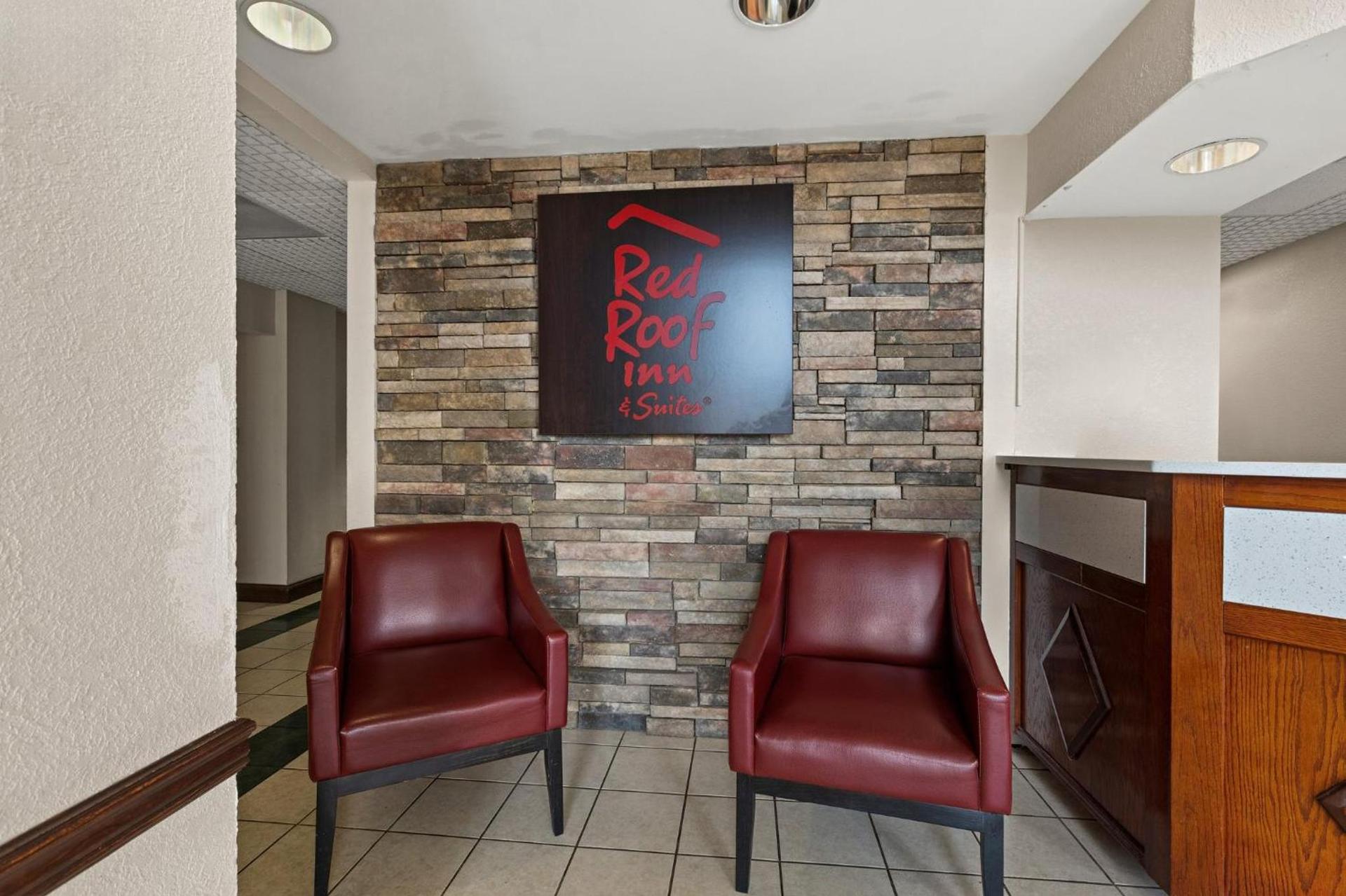 Red Roof Inn & Suites Newnan photo 22