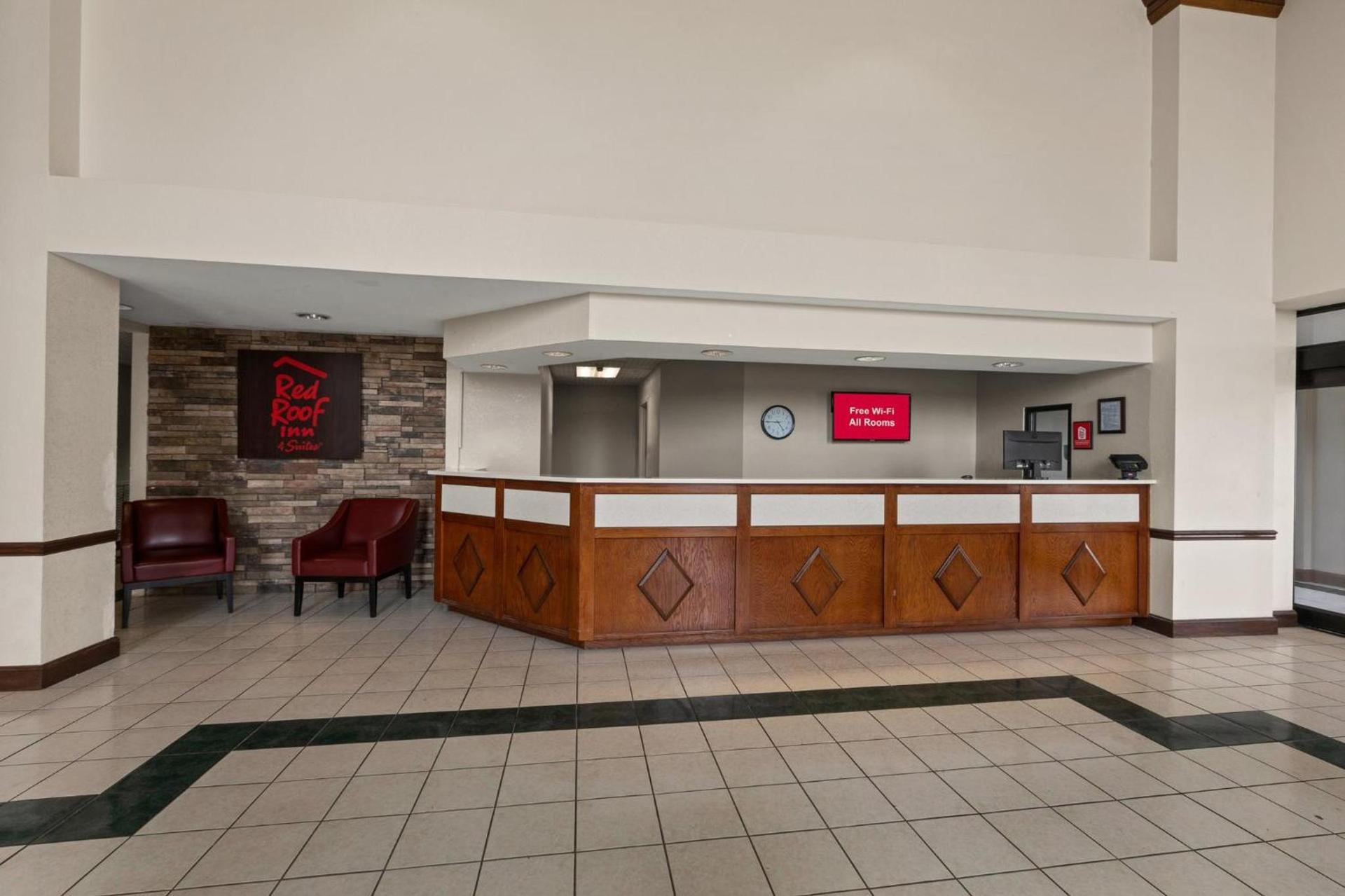 Red Roof Inn & Suites Newnan photo 23