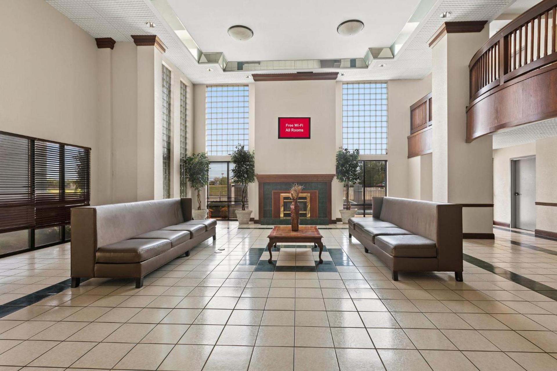 Red Roof Inn & Suites Newnan photo 24