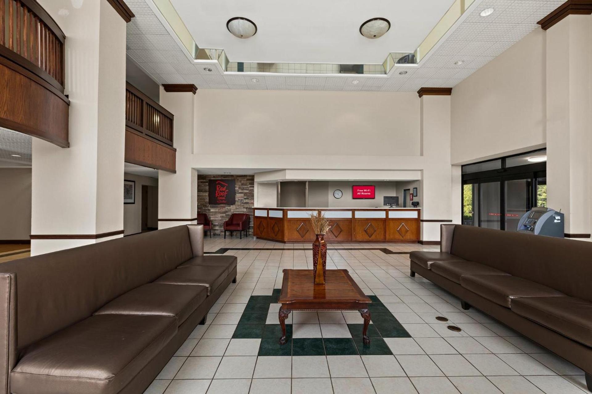 Red Roof Inn & Suites Newnan photo 26