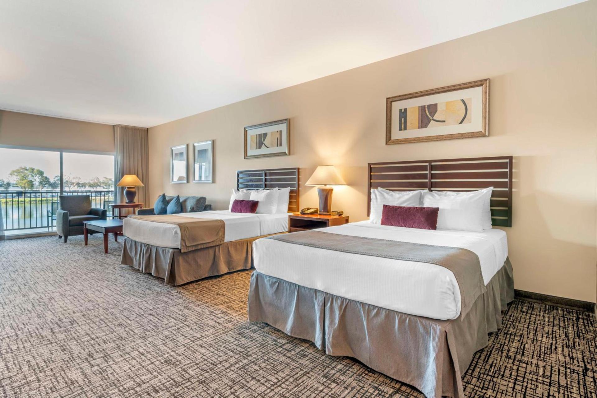 Best Western Plus Bayside Hotel photo 6