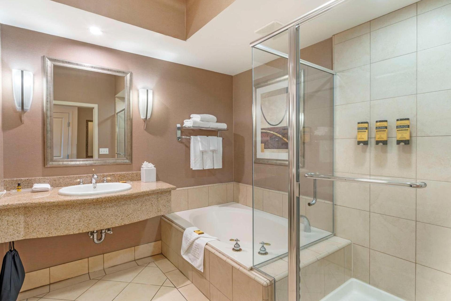 Best Western Plus Bayside Hotel photo 16