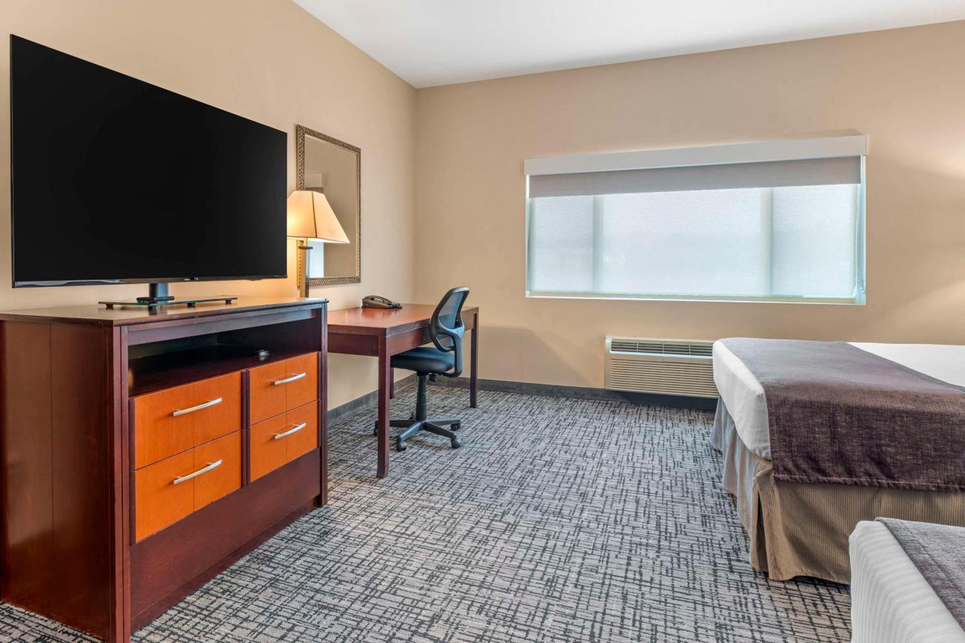 Best Western Plus Bayside Hotel photo 25