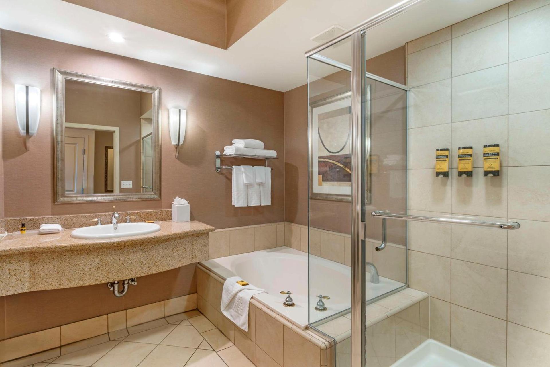 Best Western Plus Bayside Hotel photo 31