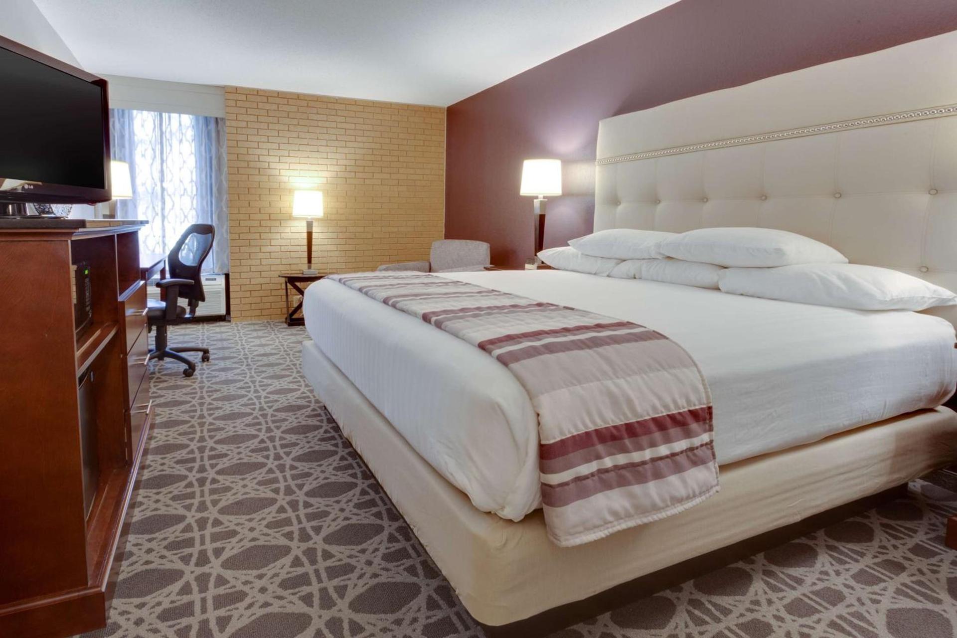 Drury Inn & Suites Overland Park photo 18