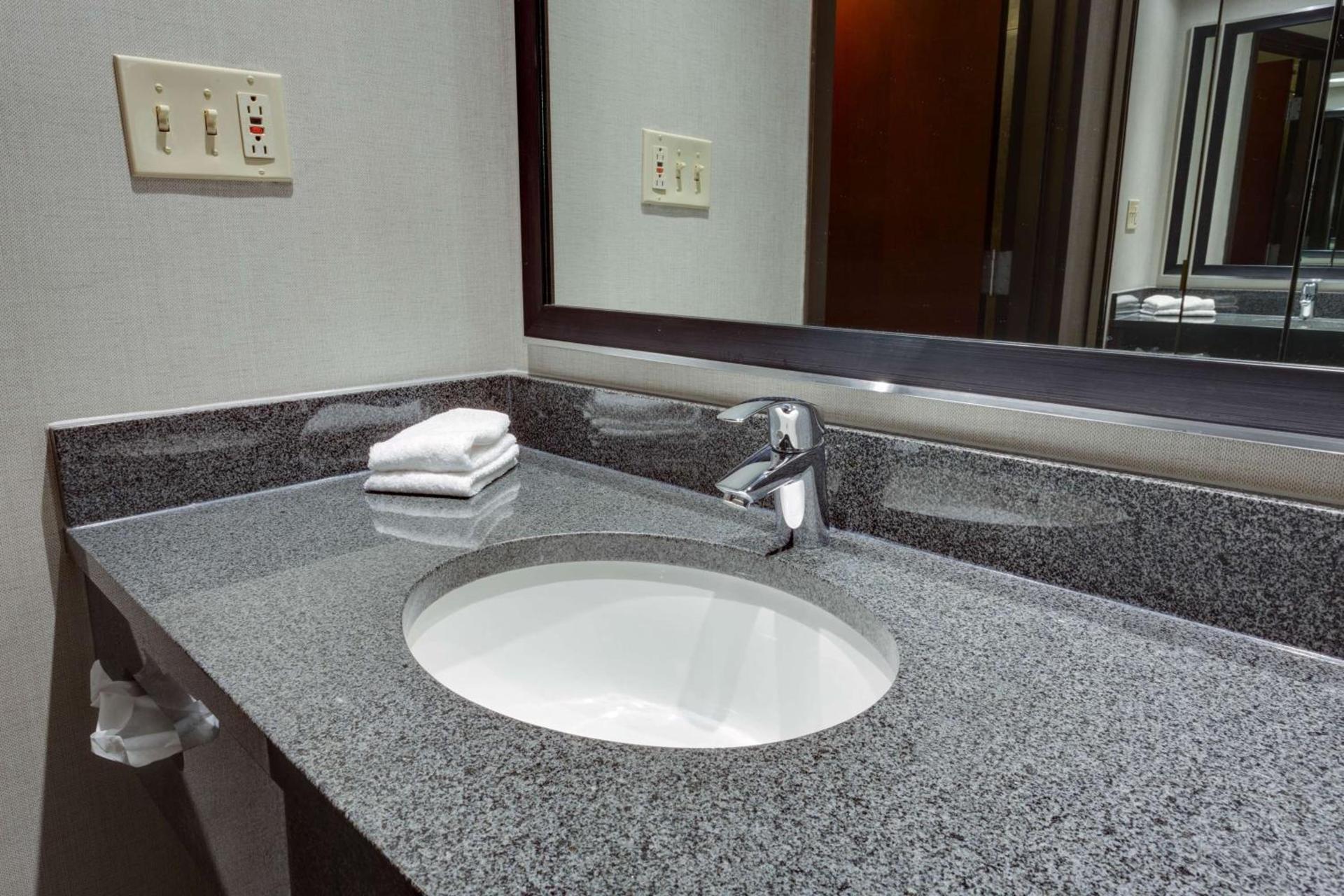 Drury Inn & Suites Overland Park photo 24