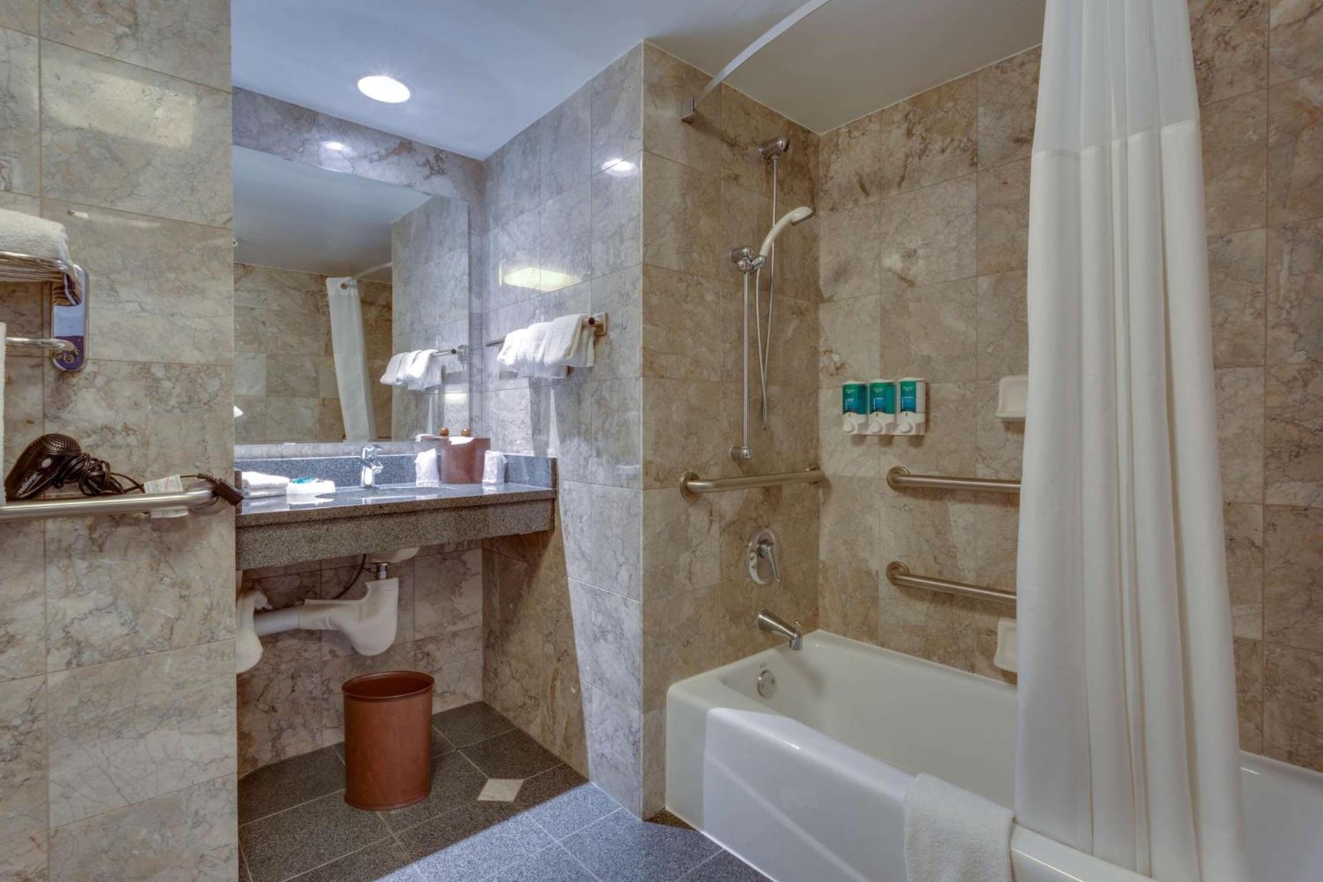 Drury Inn & Suites Overland Park photo 26