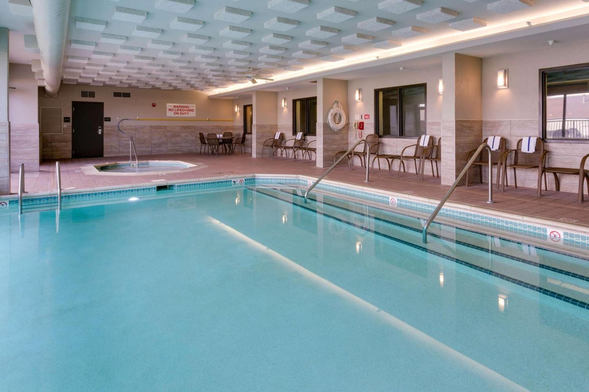 Drury Inn & Suites Overland Park photo 30
