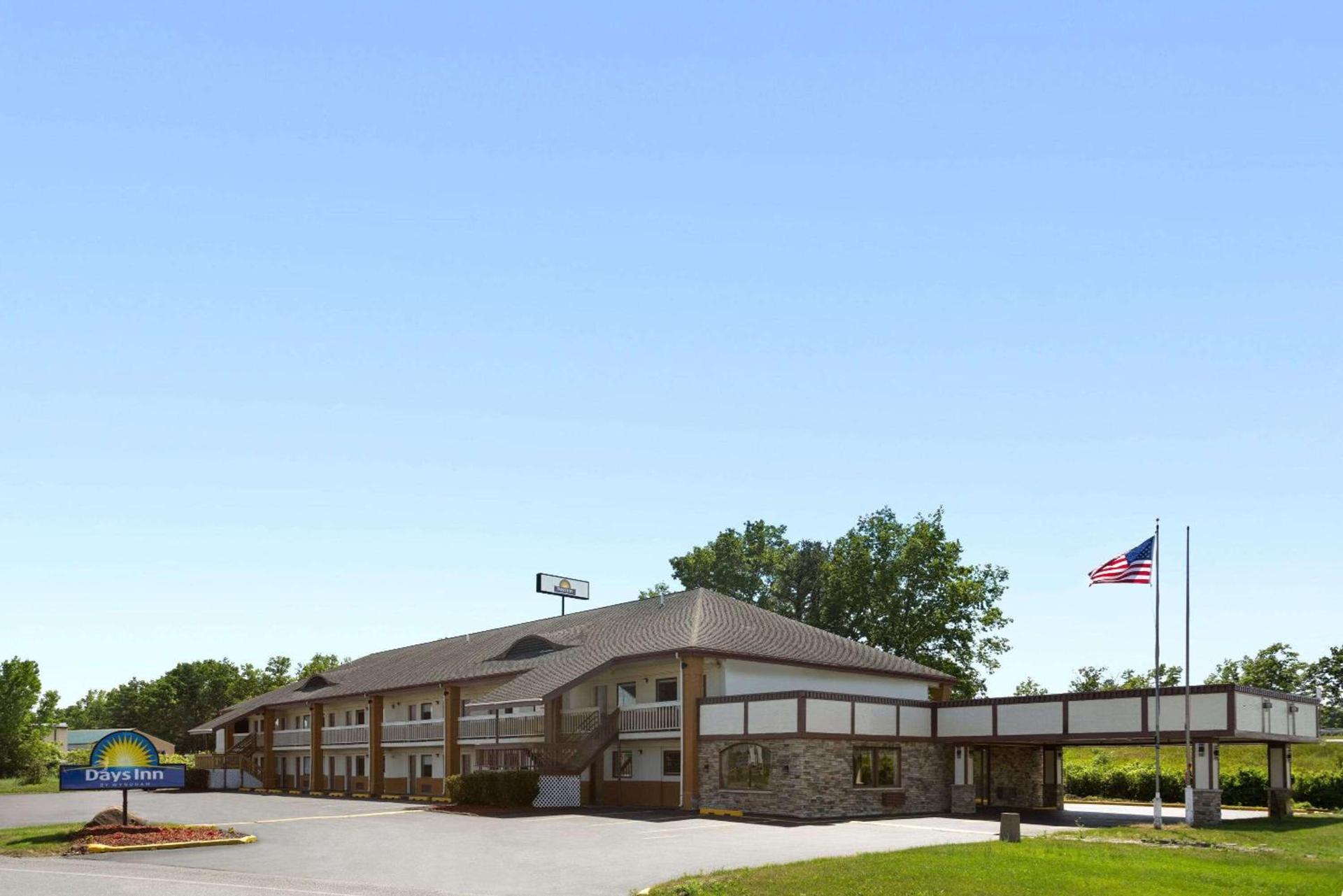 Days Inn by Wyndham Queensbury/Lake George photo 74