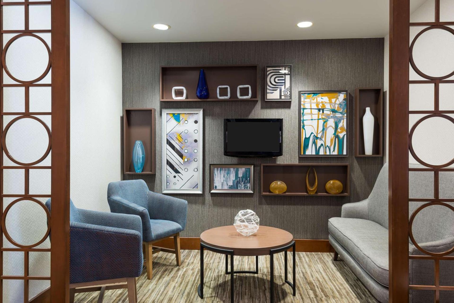The IAH Houston Hotel photo 32