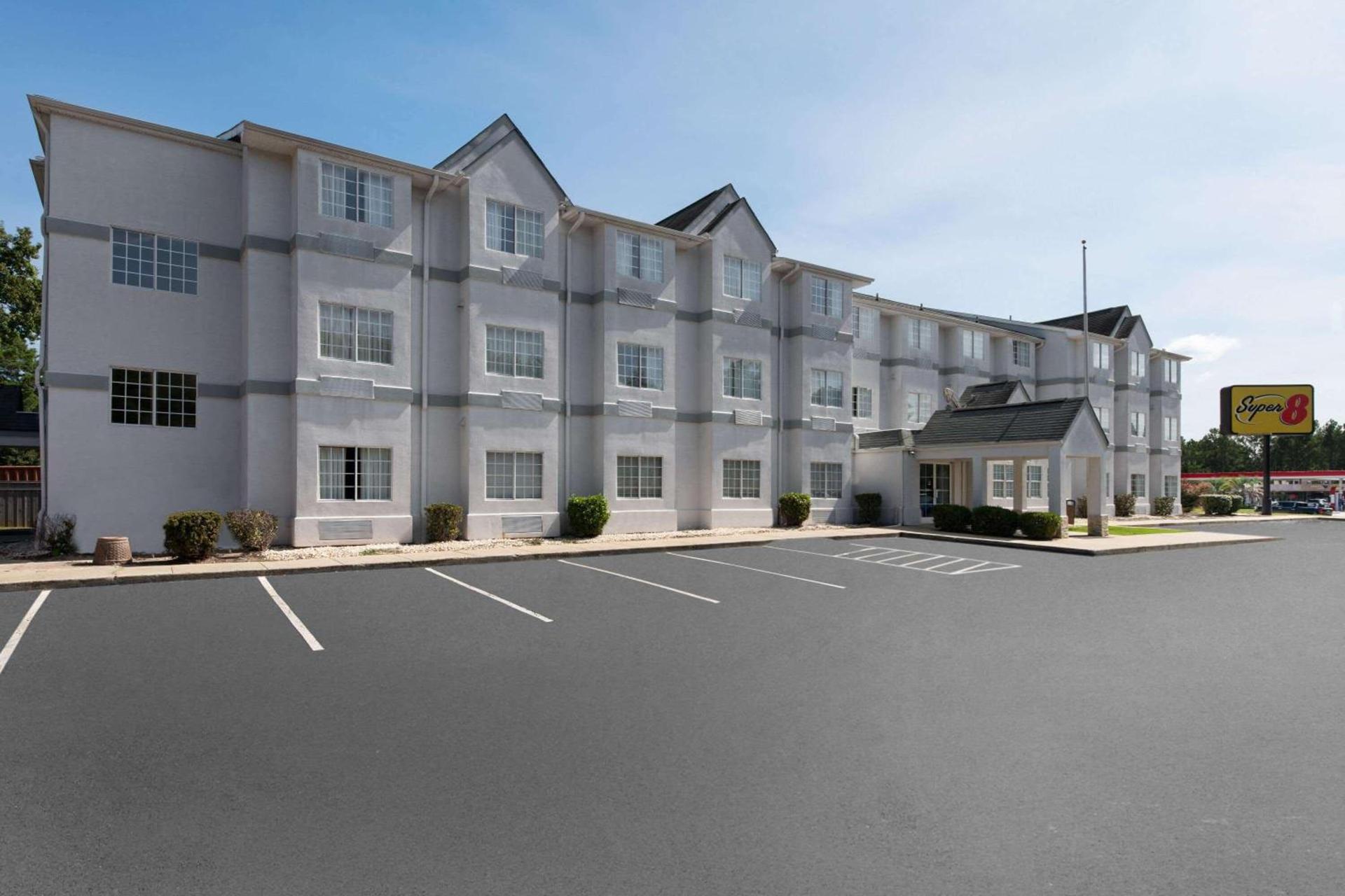 Super 8 by Wyndham Harbison/Parkridge Hospital — hotel in Columbia