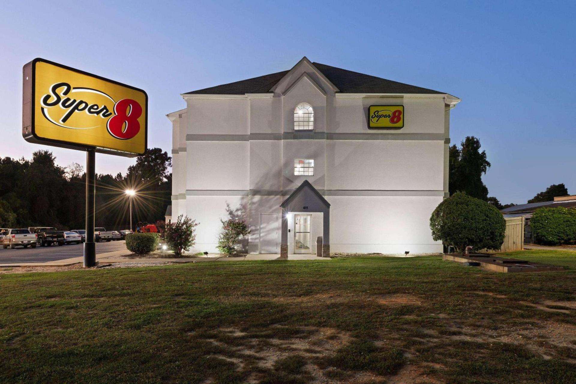 Super 8 by Wyndham Harbison/Parkridge Hospital photo 5
