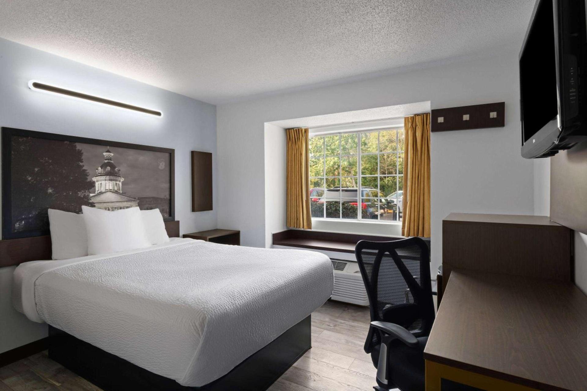 Super 8 by Wyndham Harbison/Parkridge Hospital photo 12