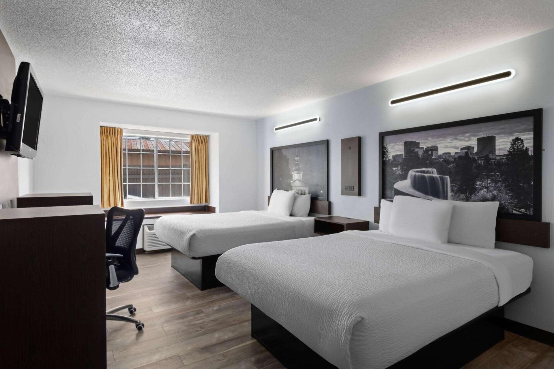 Super 8 by Wyndham Harbison/Parkridge Hospital photo 15