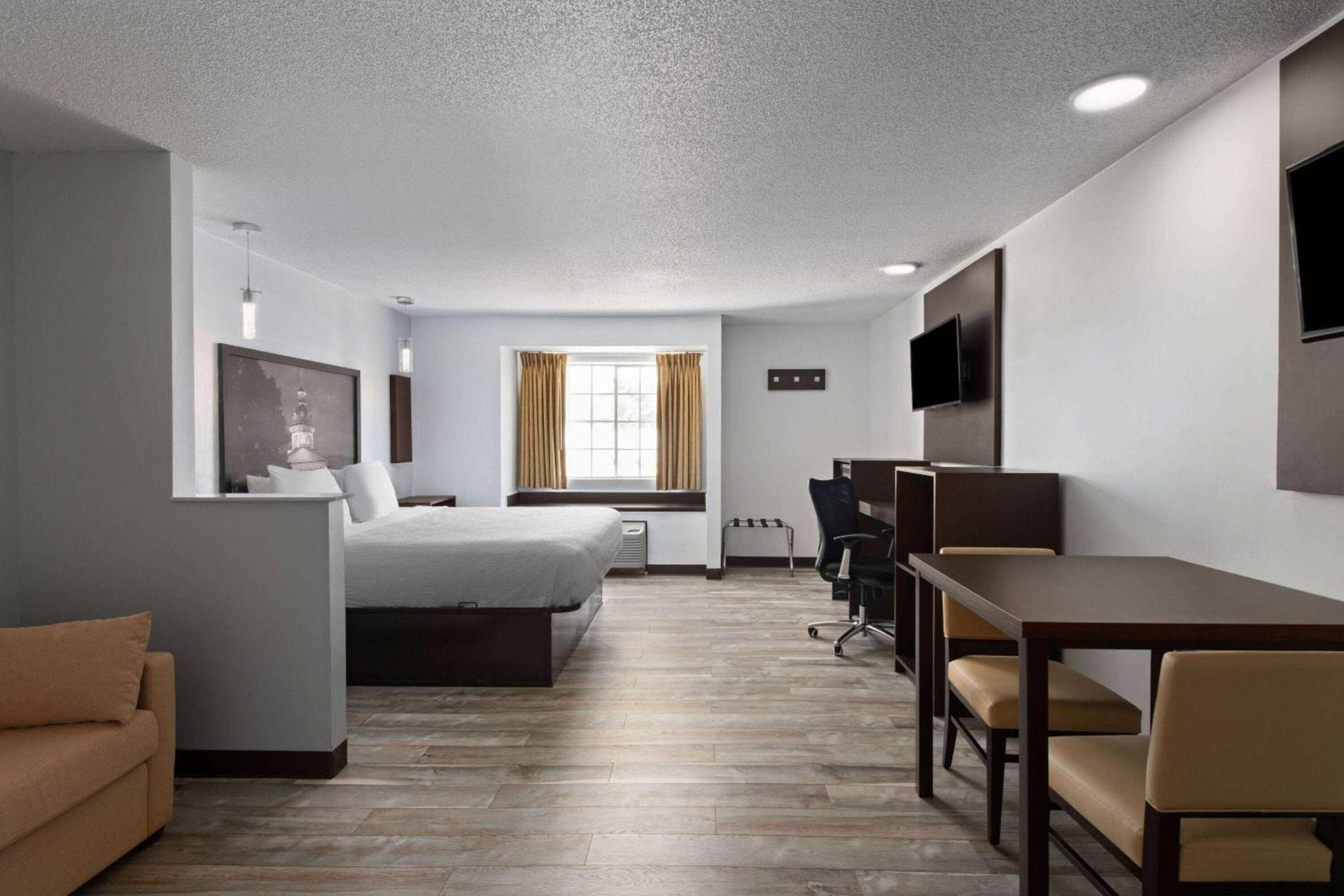 Super 8 by Wyndham Harbison/Parkridge Hospital photo 21
