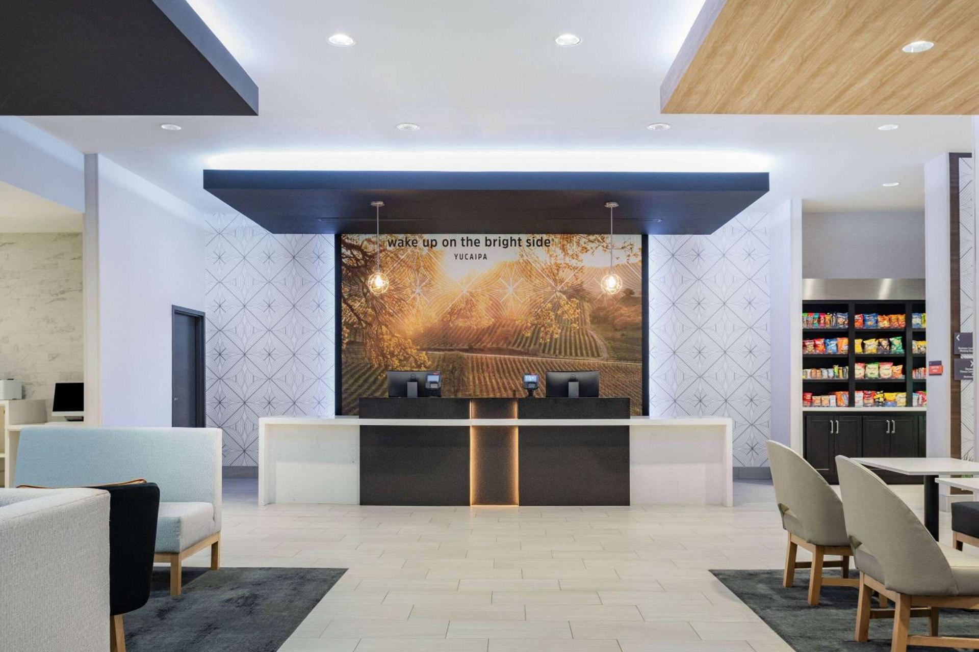 La Quinta Inn & Suites by Wyndham Yucaipa photo 3