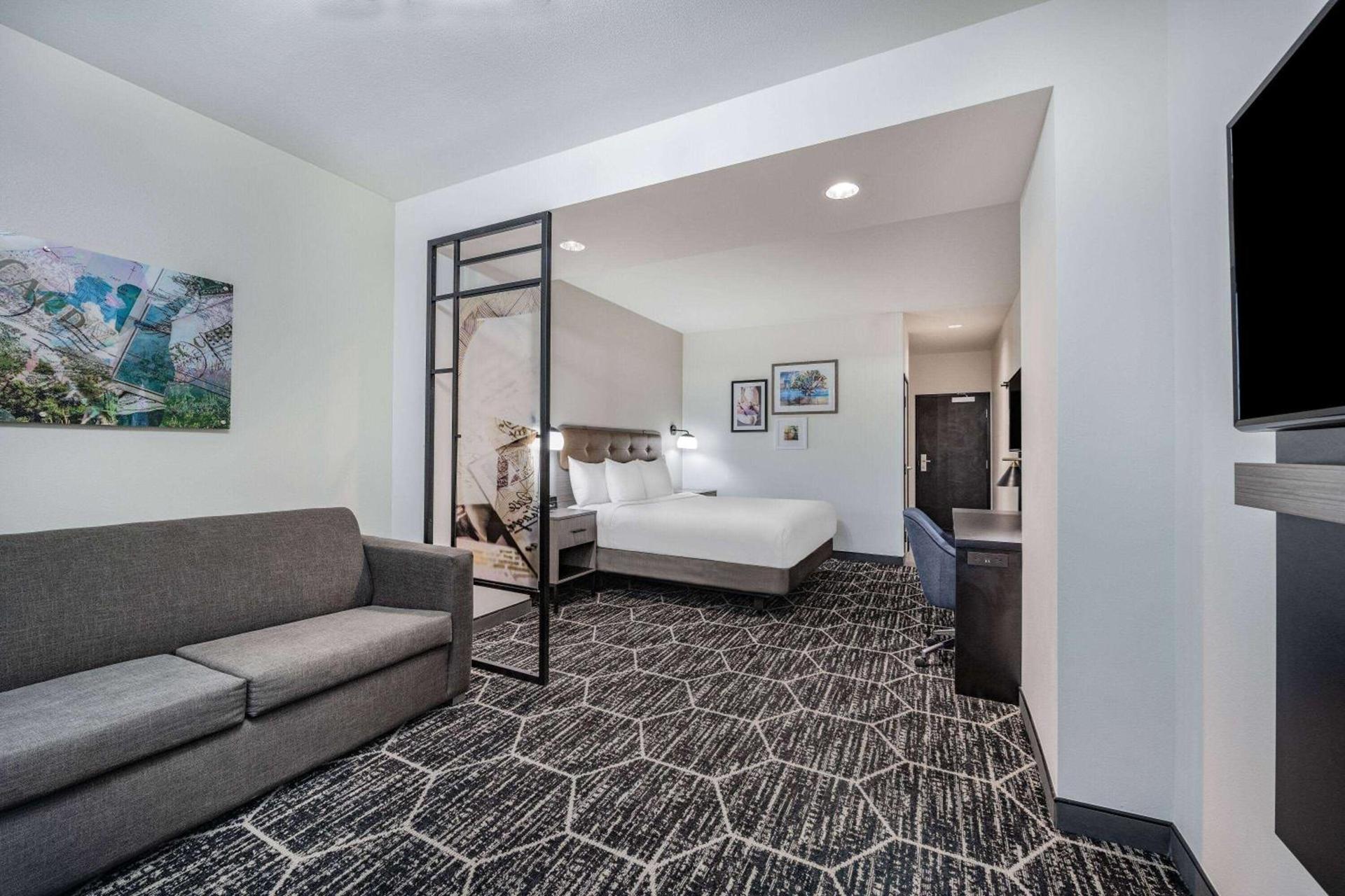 La Quinta Inn & Suites by Wyndham Yucaipa photo 27