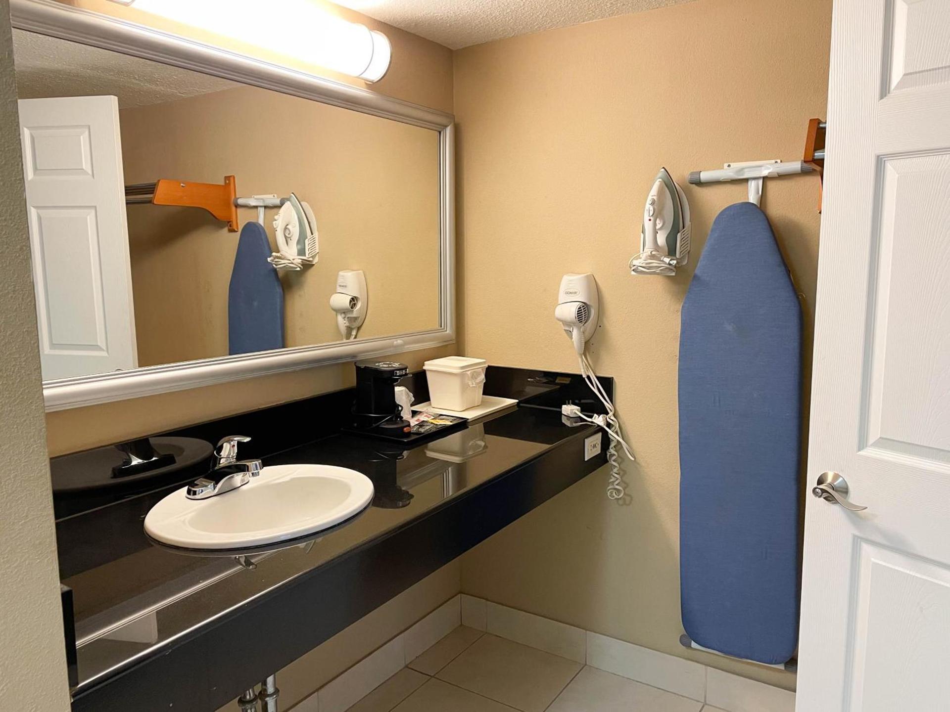 Studio 6 Suites North Richland Hills TX photo 20