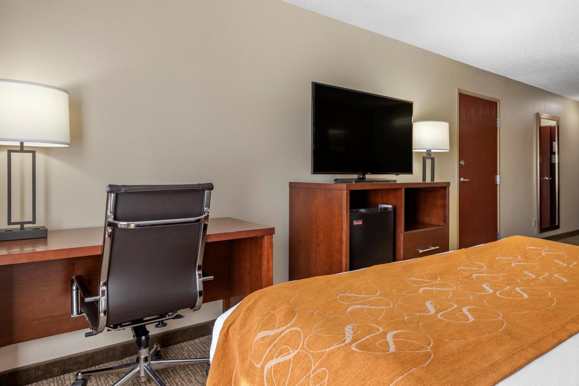 Comfort Suites Grandville - Grand Rapids SW photo 26