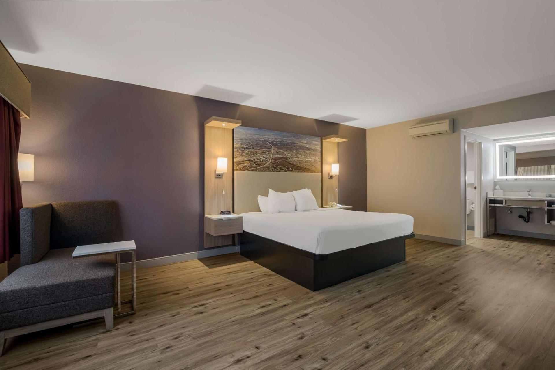 Best Western Diamond Bar Hotel & Suites photo 4