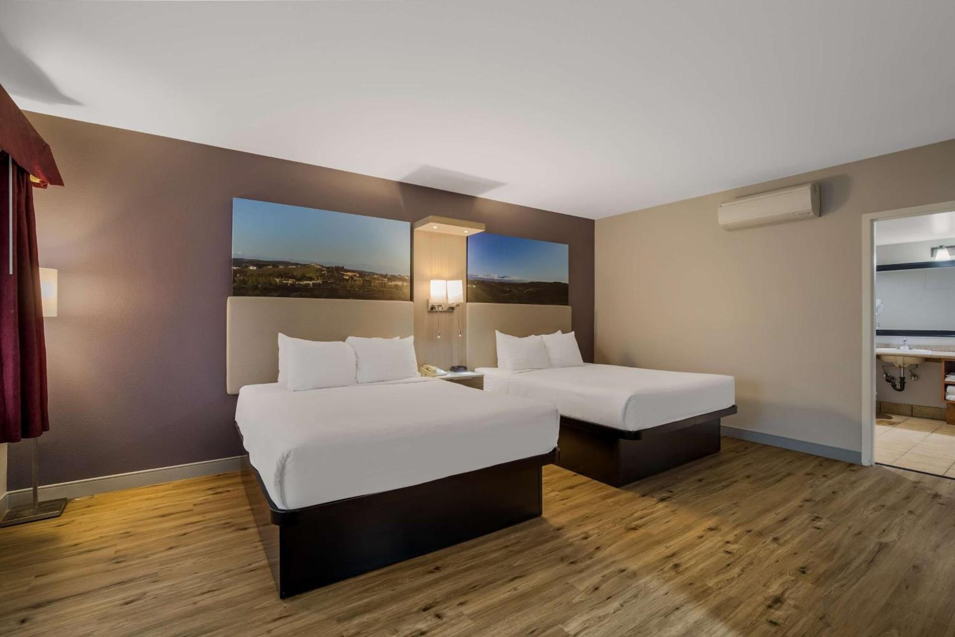Best Western Diamond Bar Hotel & Suites photo 5