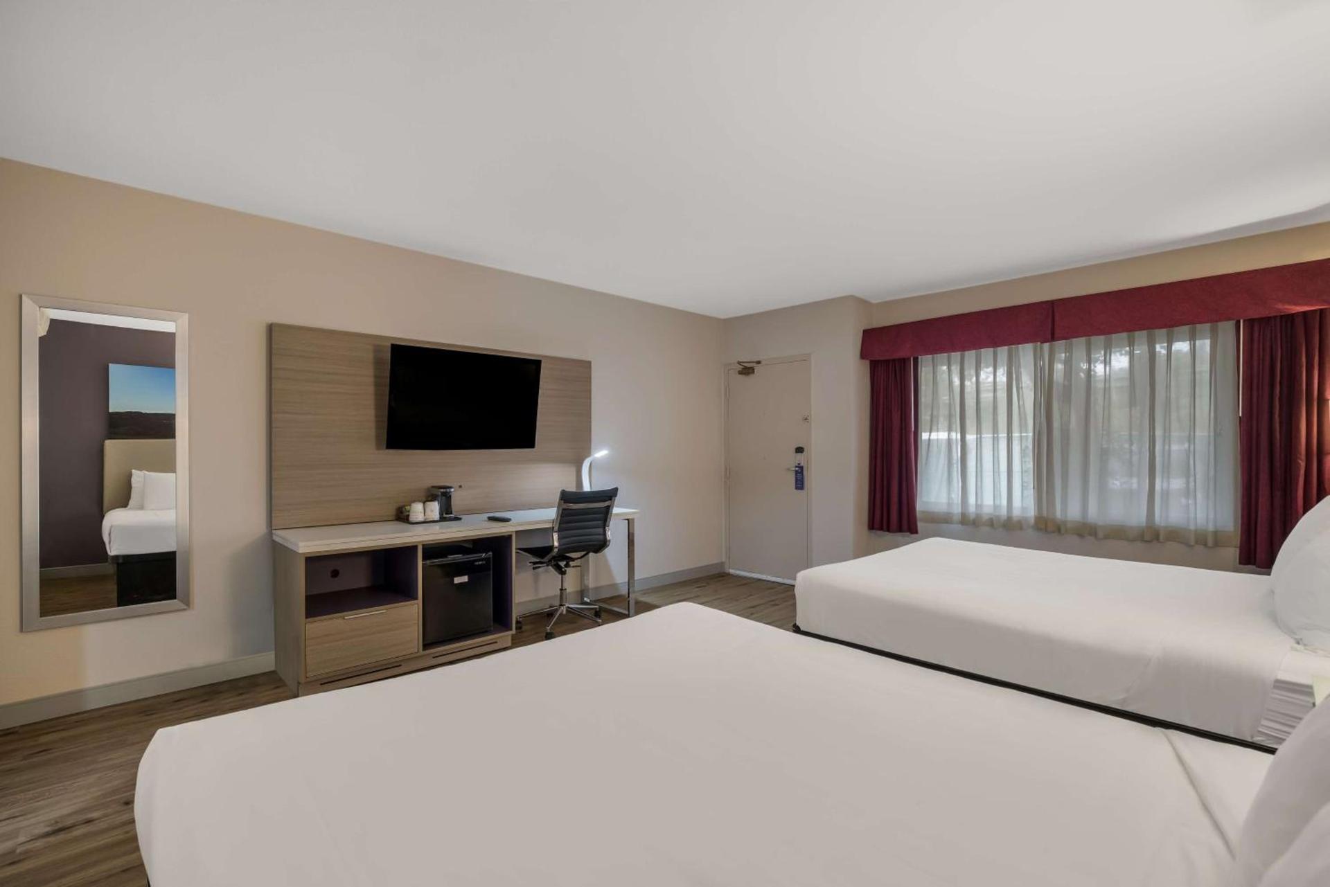 Best Western Diamond Bar Hotel & Suites photo 21