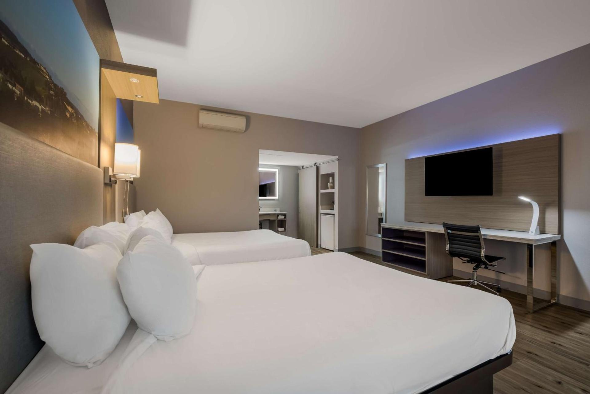 Best Western Diamond Bar Hotel & Suites photo 25