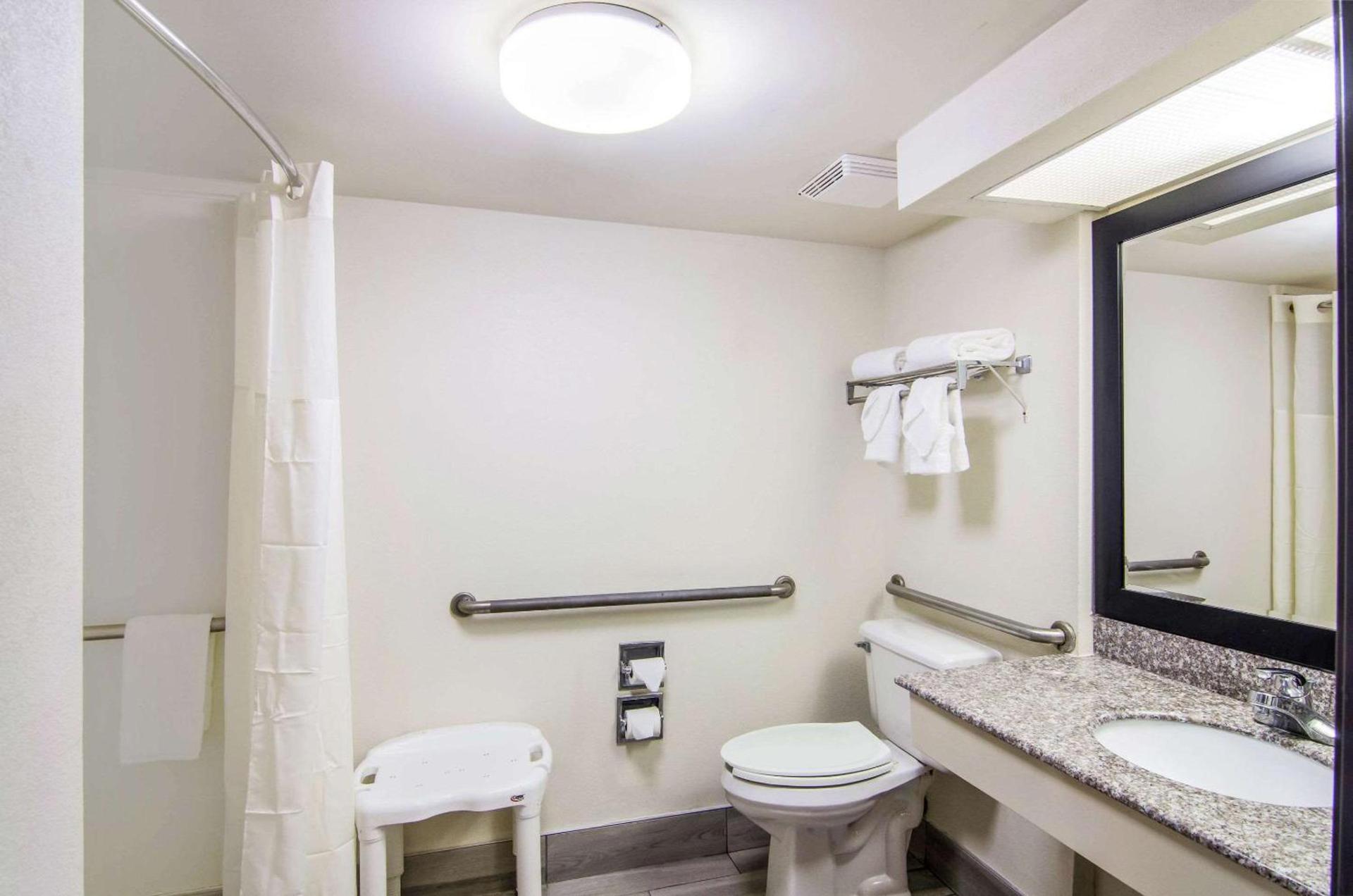 Quality Inn near University of Mobile photo 19