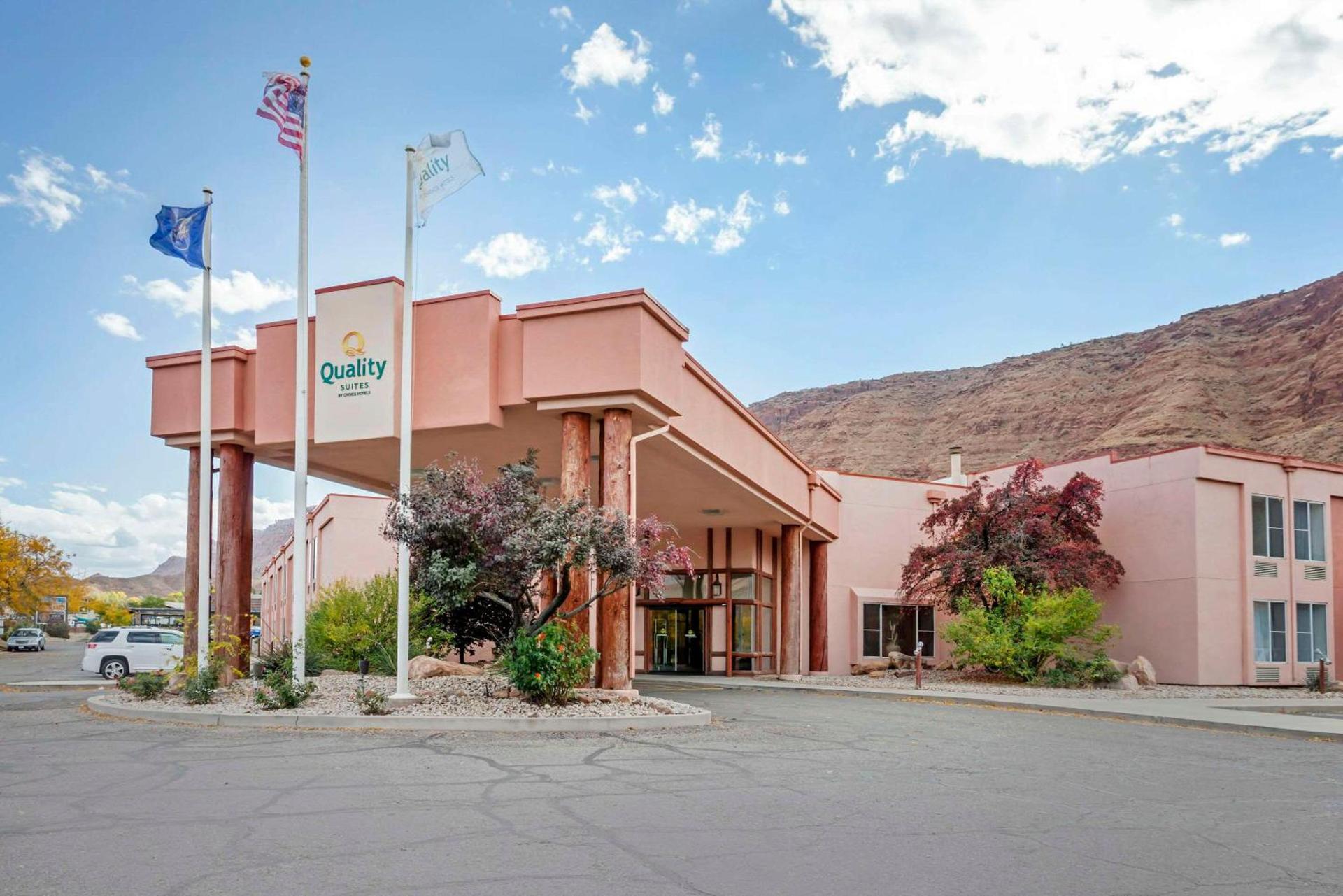 Quality Suites Moab near Arches National Park photo 2