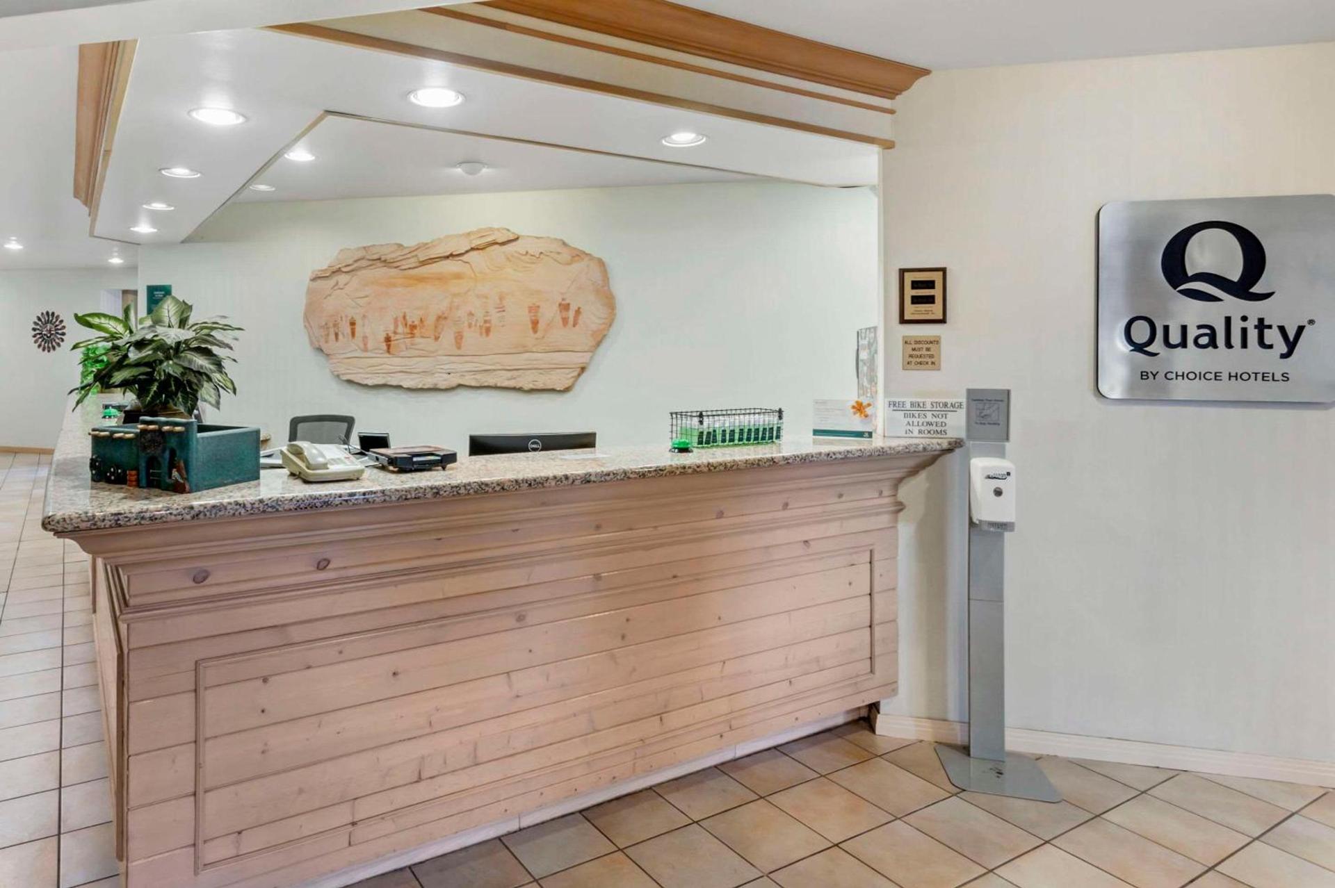 Quality Suites Moab near Arches National Park photo 3