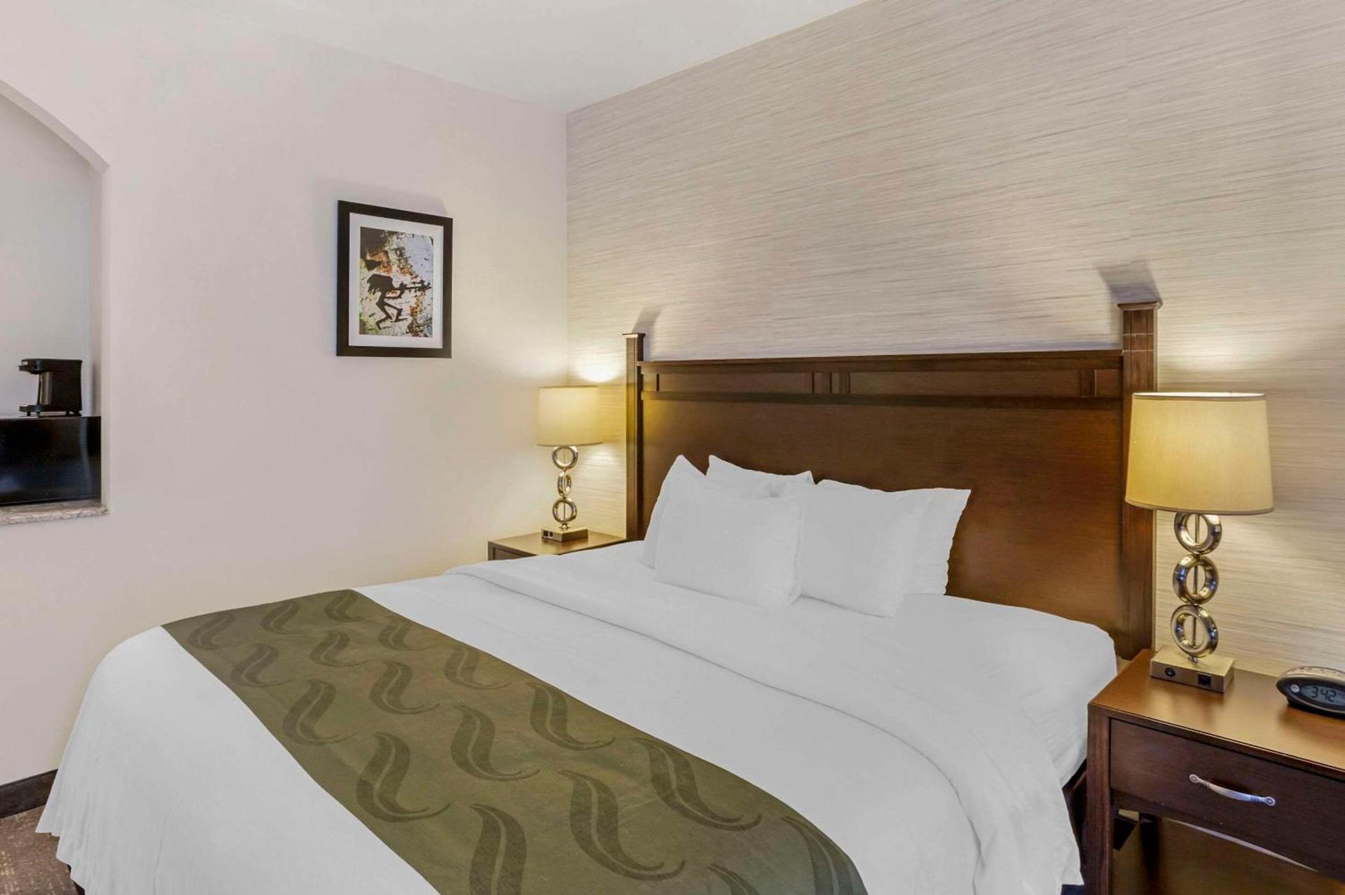 Quality Suites Moab near Arches National Park photo 8