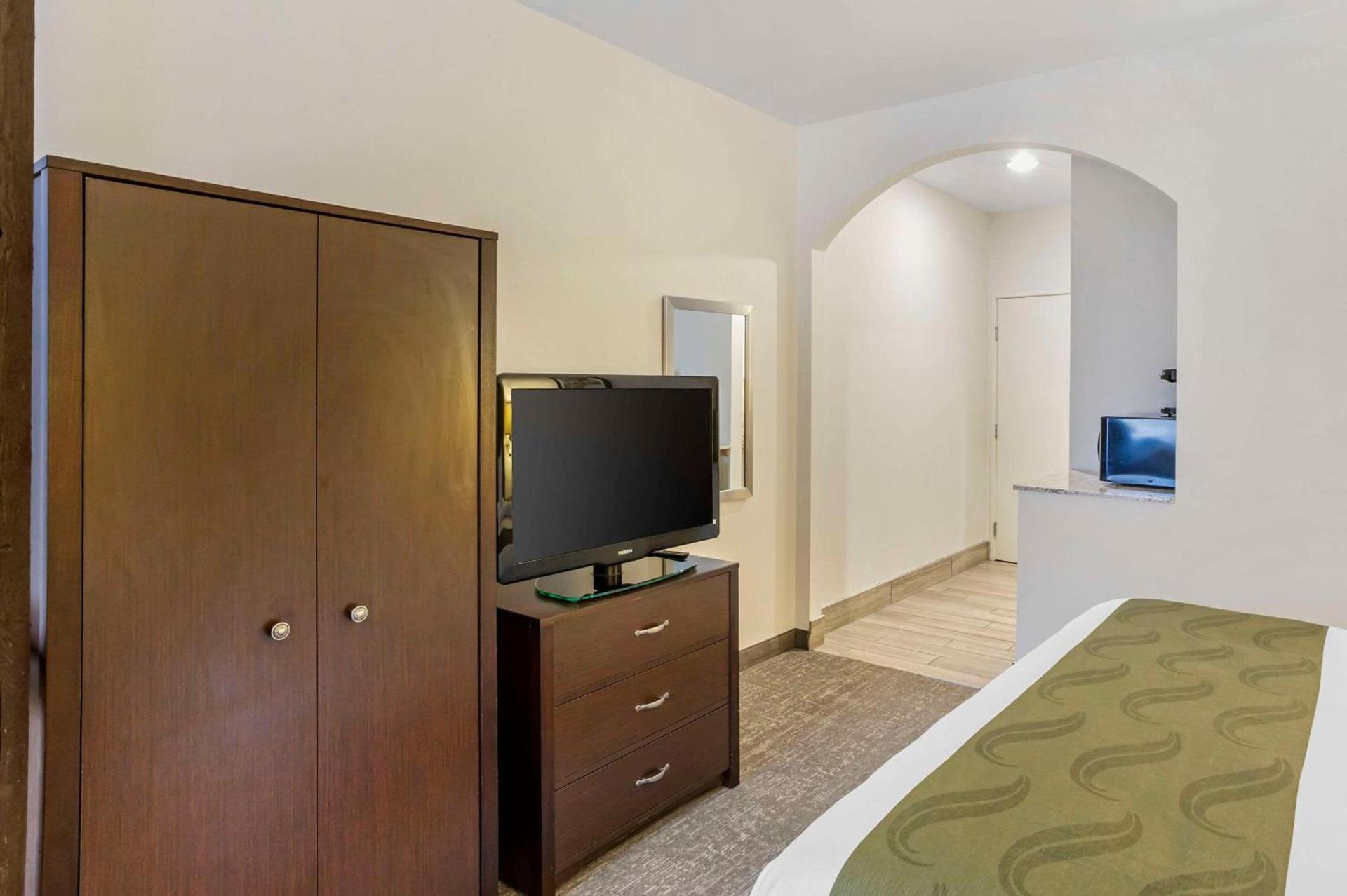 Quality Suites Moab near Arches National Park photo 10