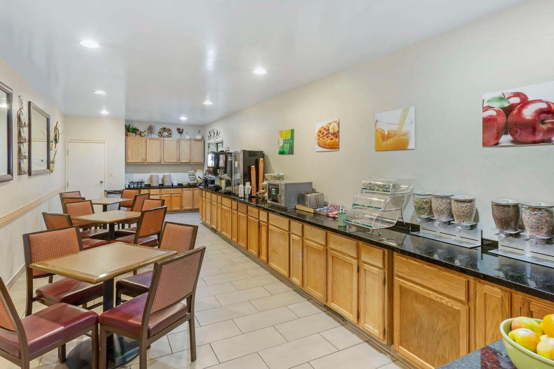 Quality Suites Moab near Arches National Park photo 29