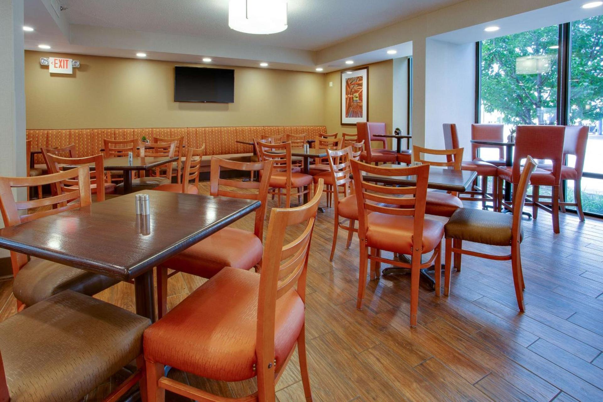 Drury Inn & Suites Terre Haute photo 3