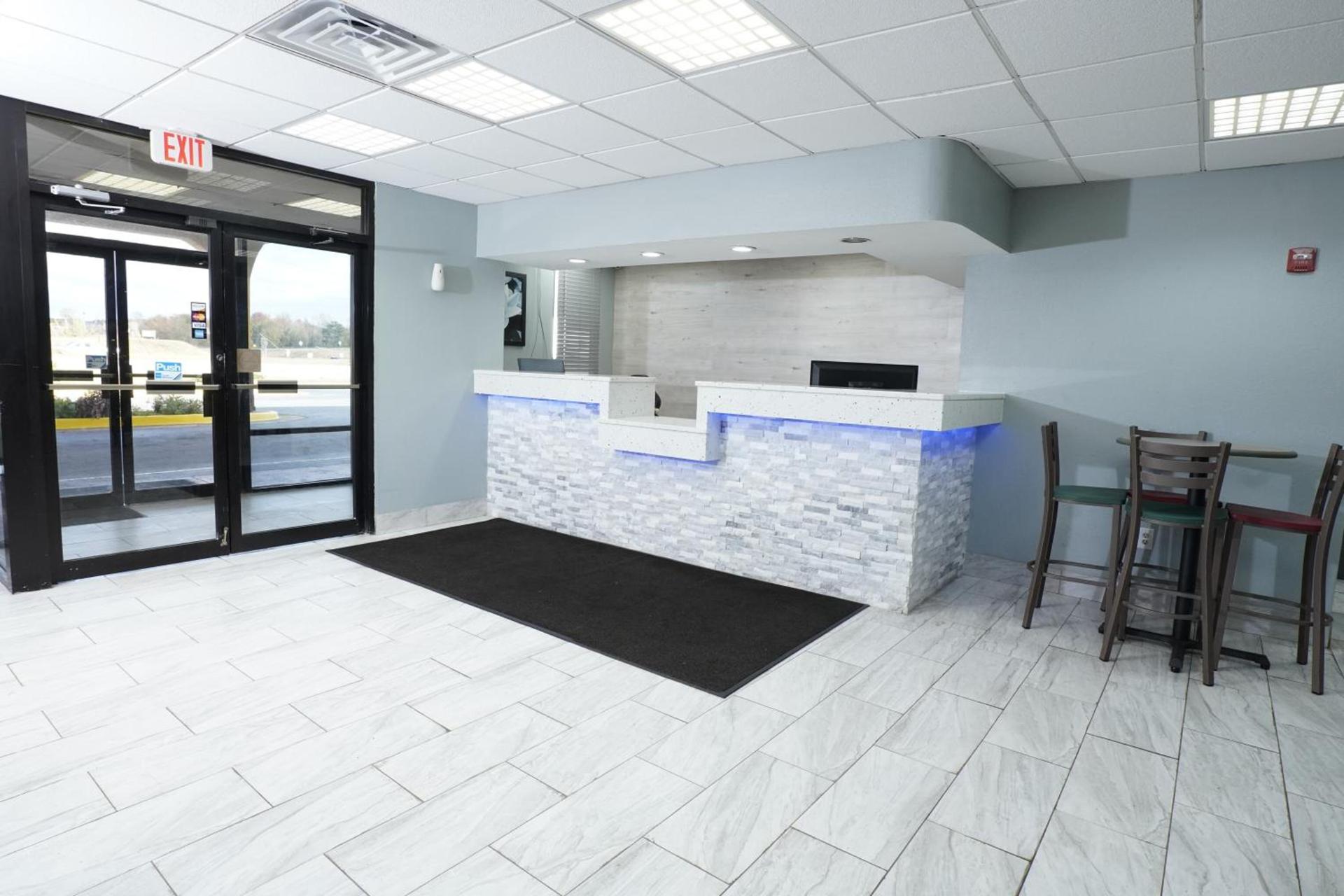 Red Carpet Inn & Suites photo 4