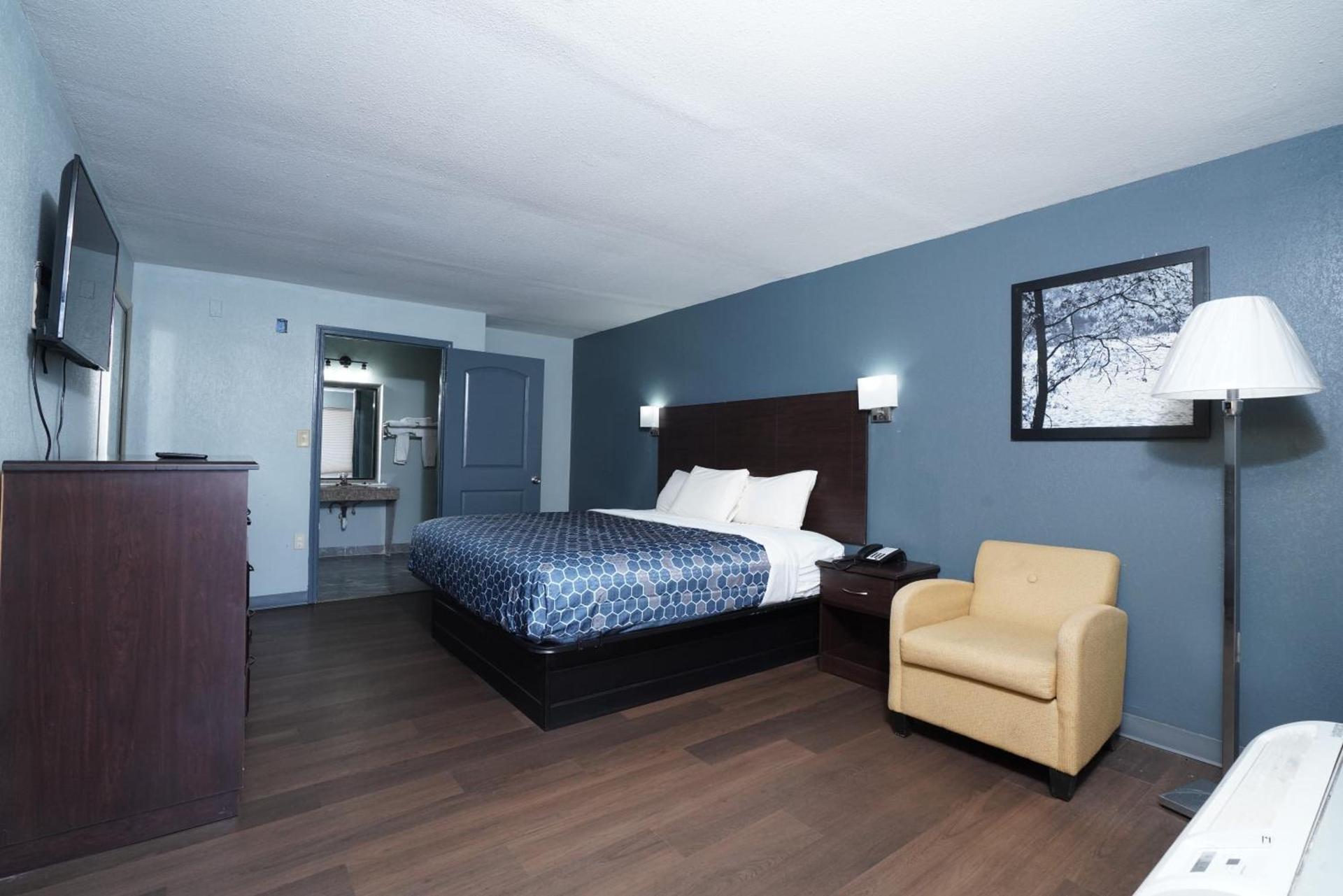 Red Carpet Inn & Suites photo 20