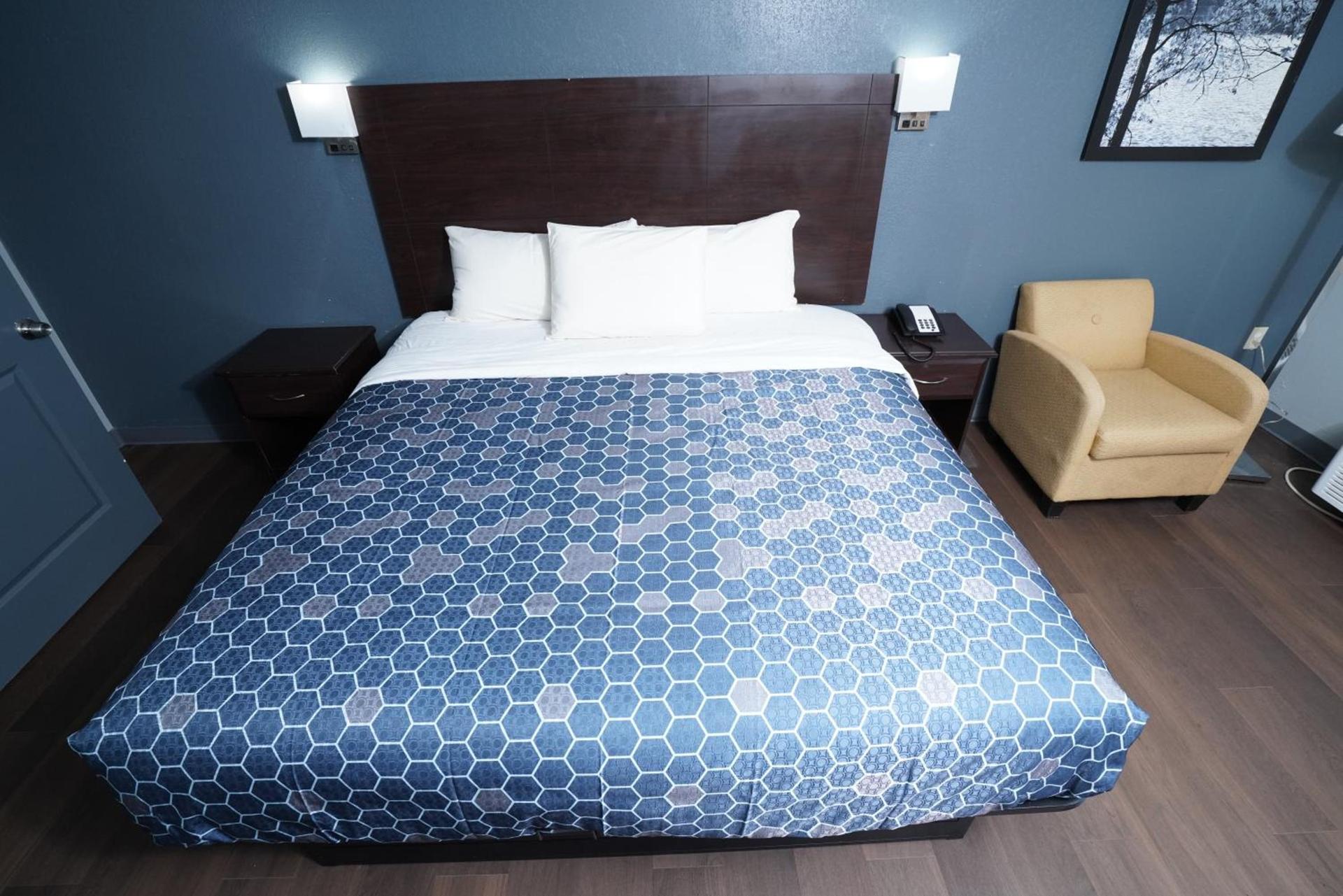 Red Carpet Inn & Suites photo 22