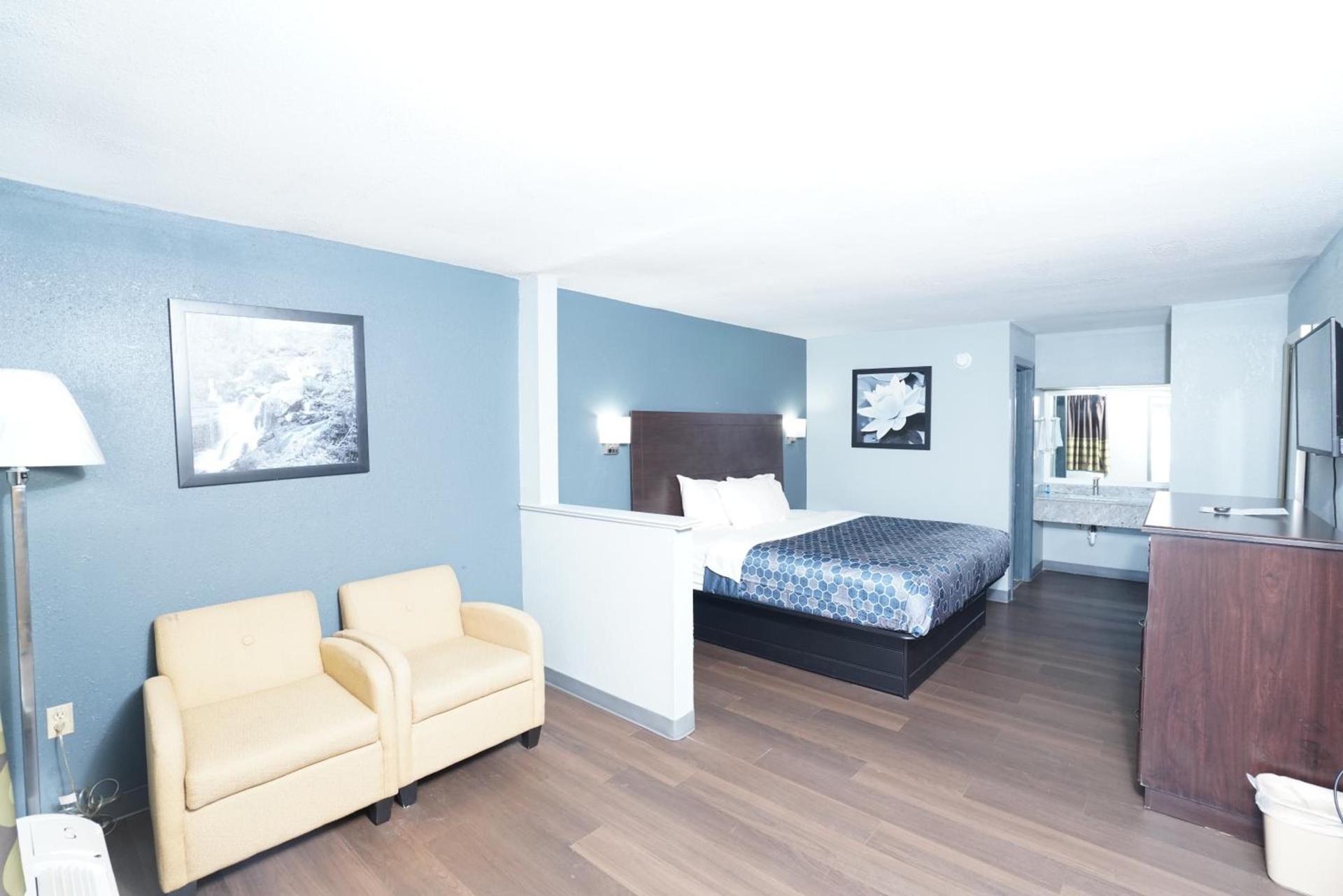 Red Carpet Inn & Suites photo 16