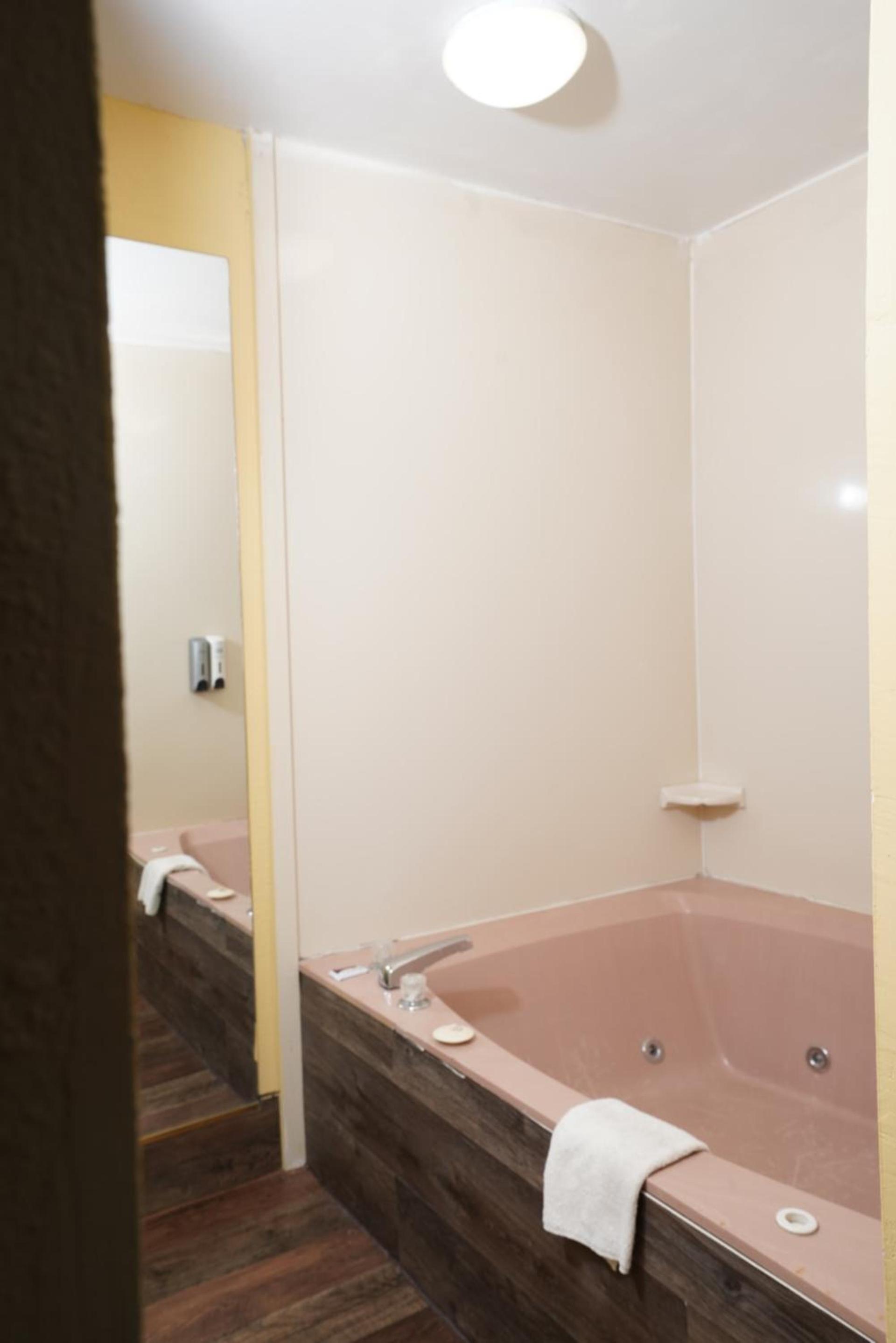 Red Carpet Inn & Suites photo 23