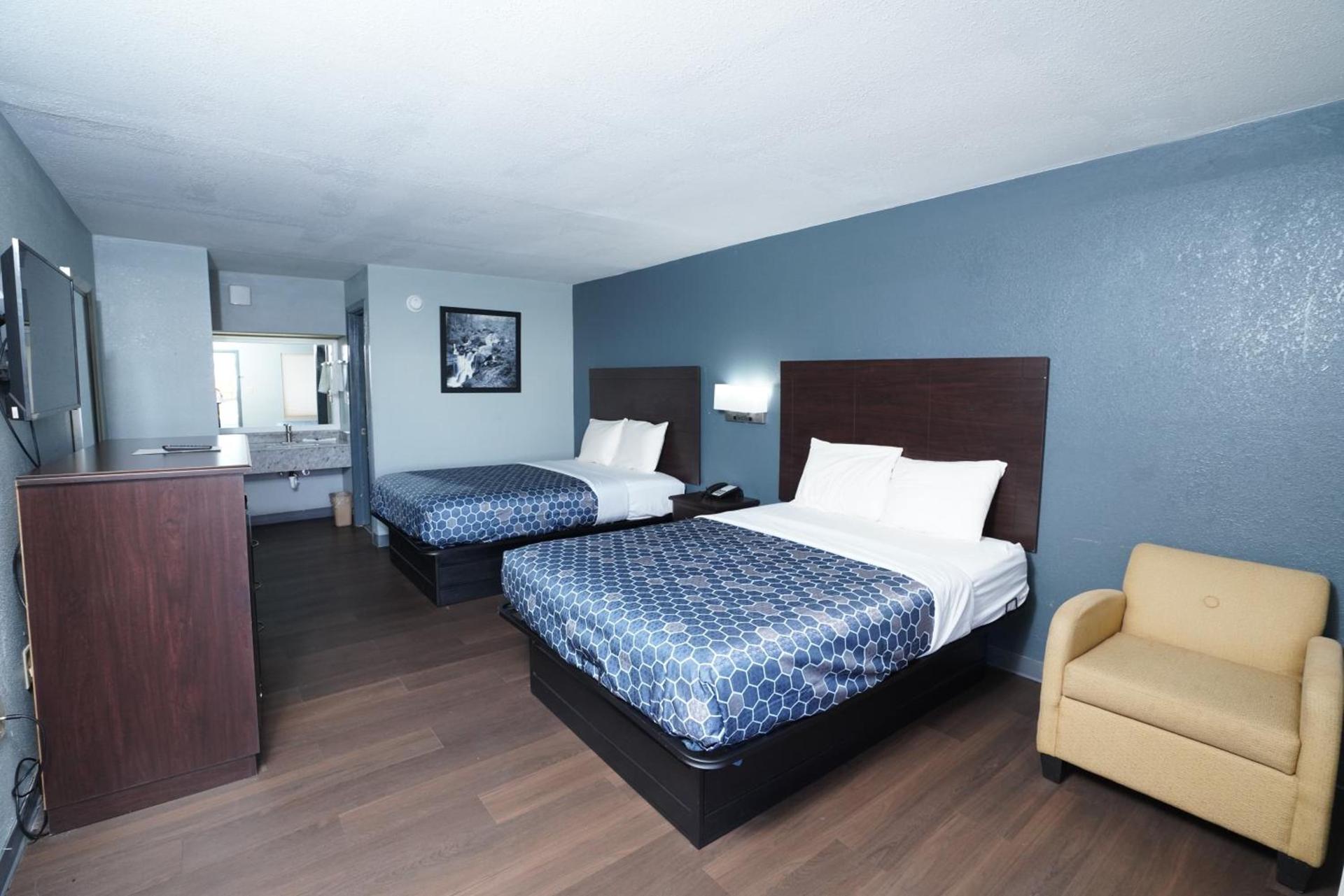 Red Carpet Inn & Suites photo 15