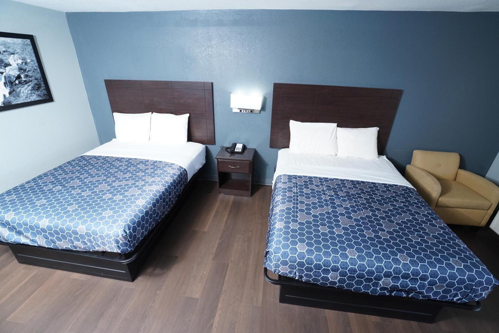 Red Carpet Inn & Suites photo 26