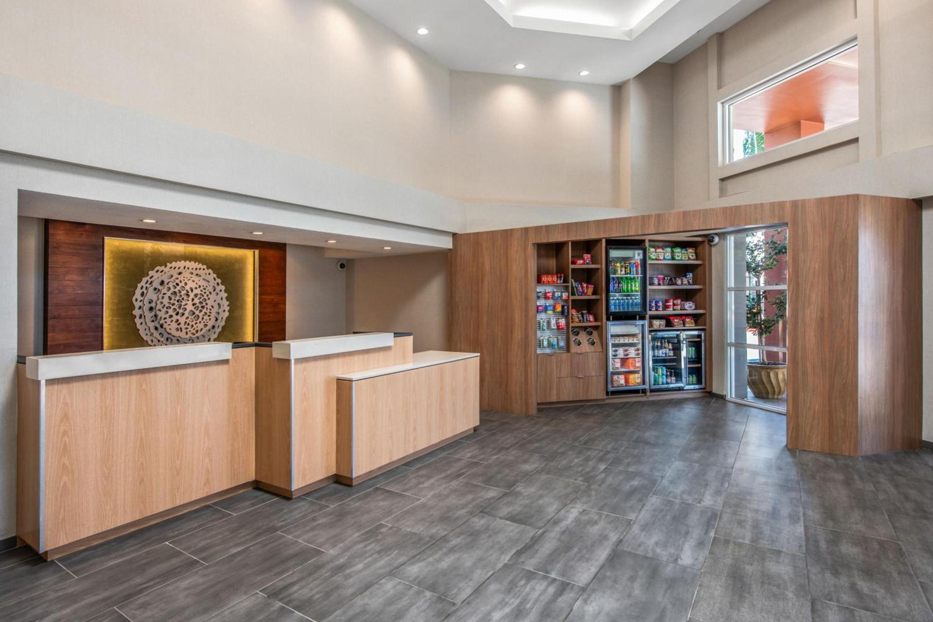 Fairfield Inn and Suites by Marriott San Jose Airport photo 2