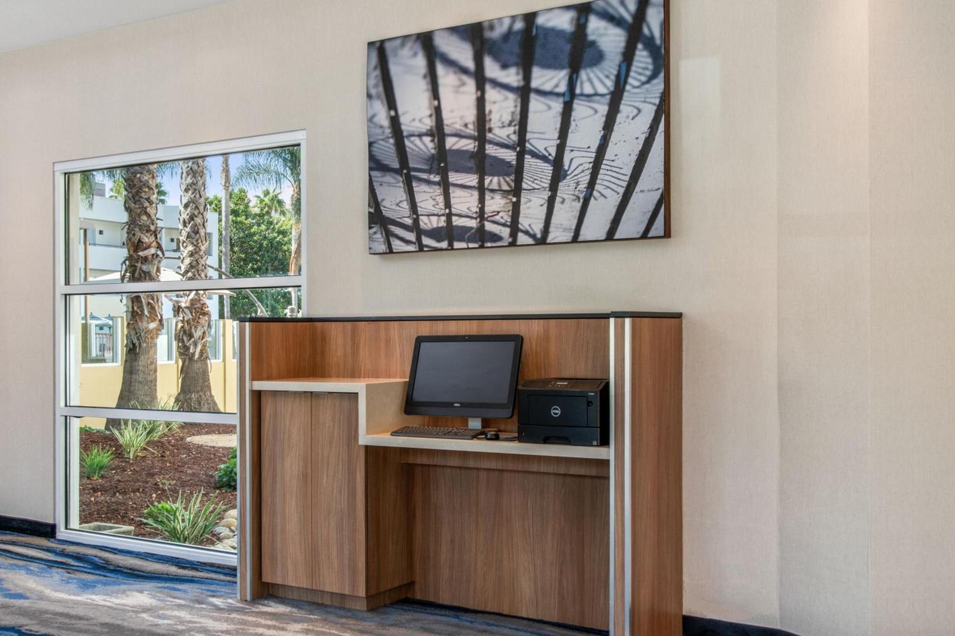Fairfield Inn and Suites by Marriott San Jose Airport photo 21